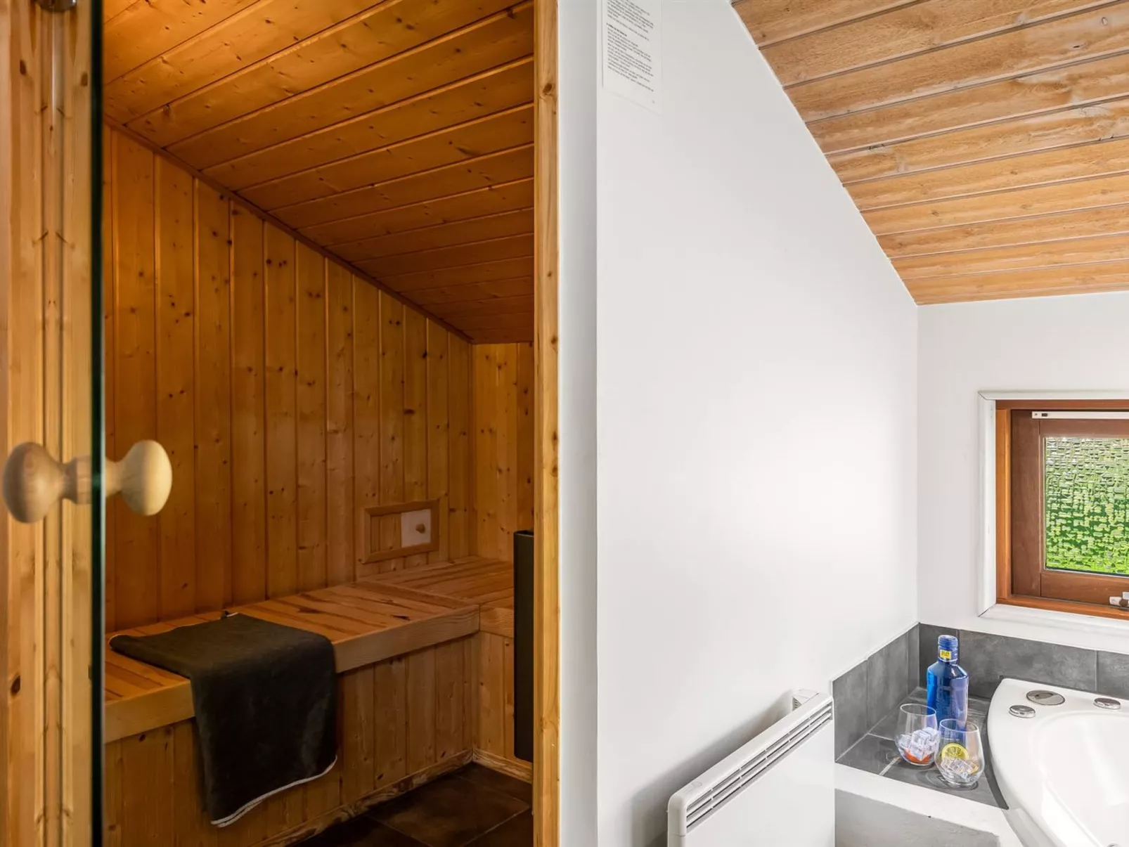 "Emeli" - 1.3km from the sea-Inside