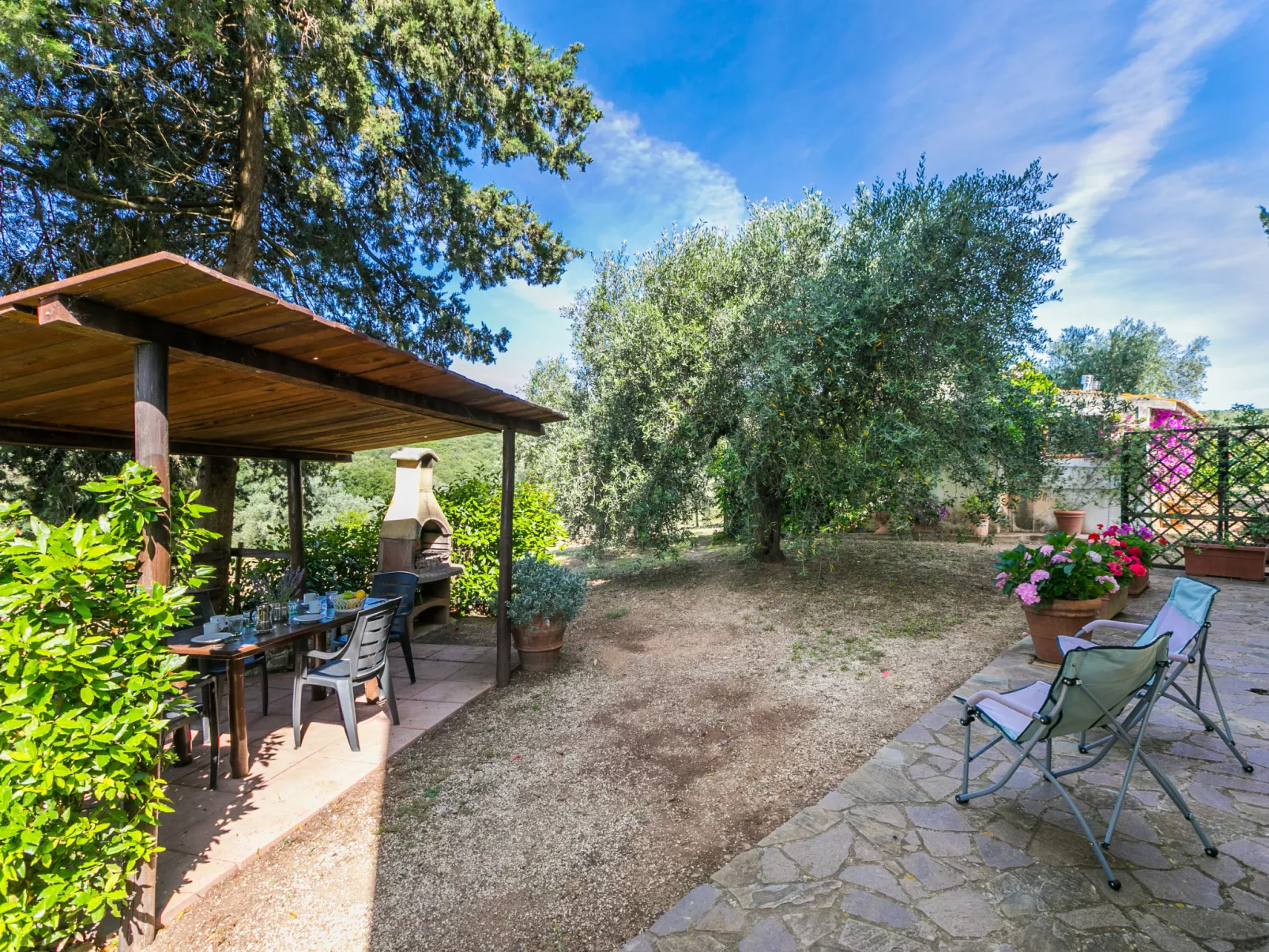 Campo Fiorito-Outside