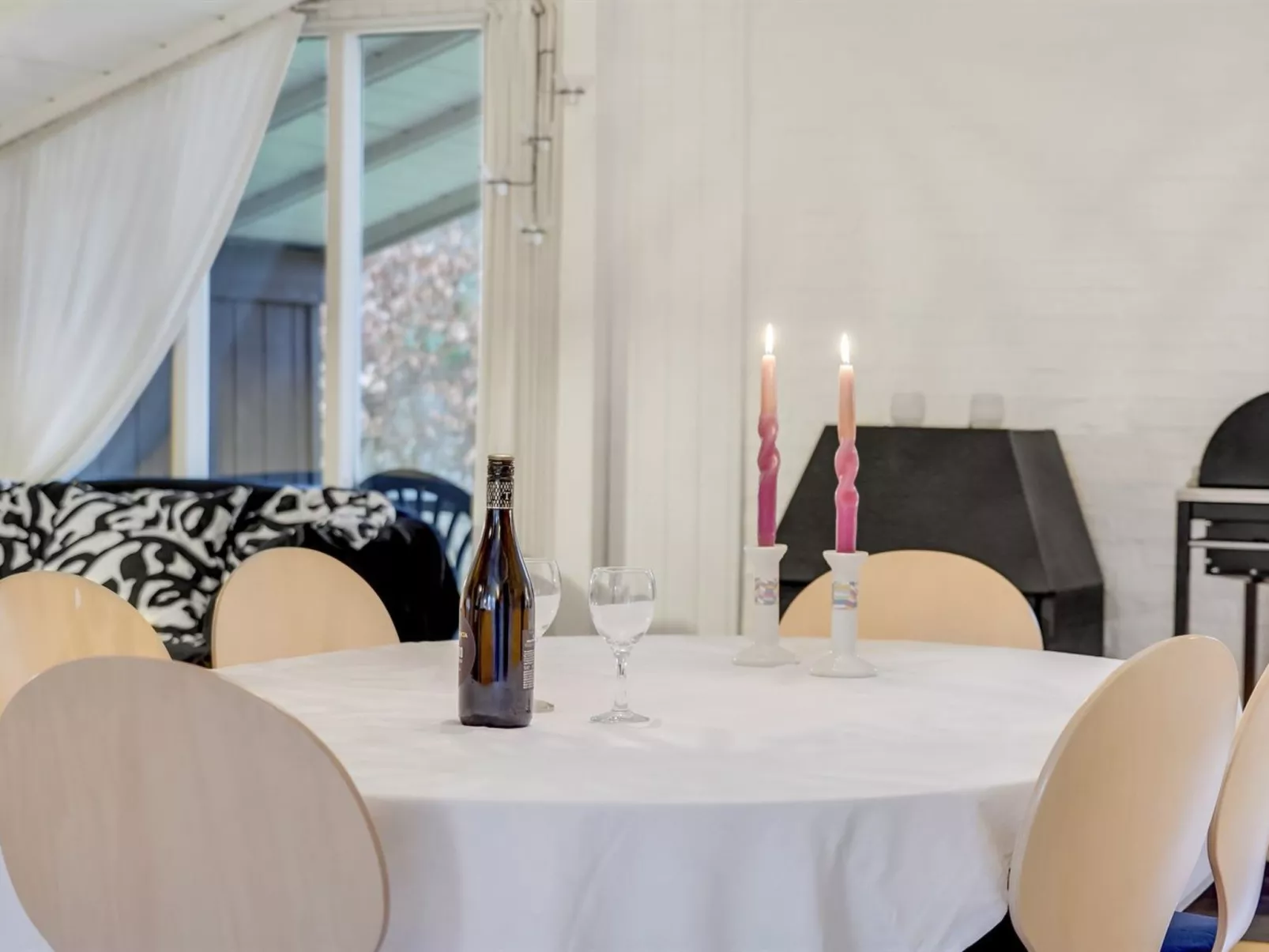 "Hardy" - 30km from the sea-Drinnen