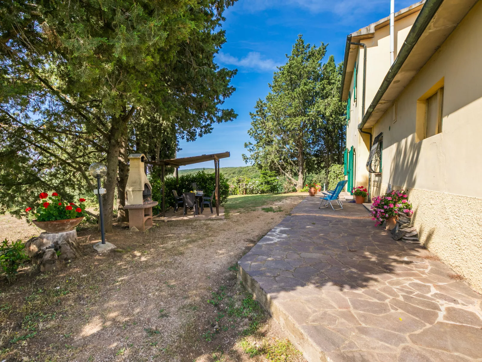 Campo Fiorito-Outside