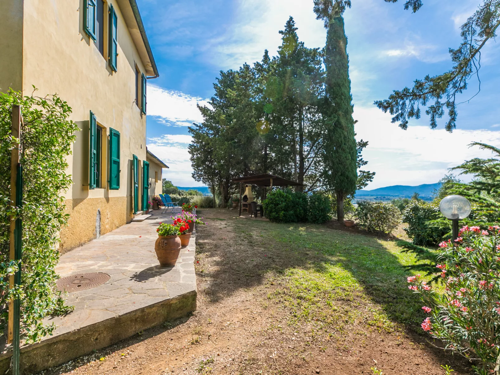 Campo Fiorito-Outside