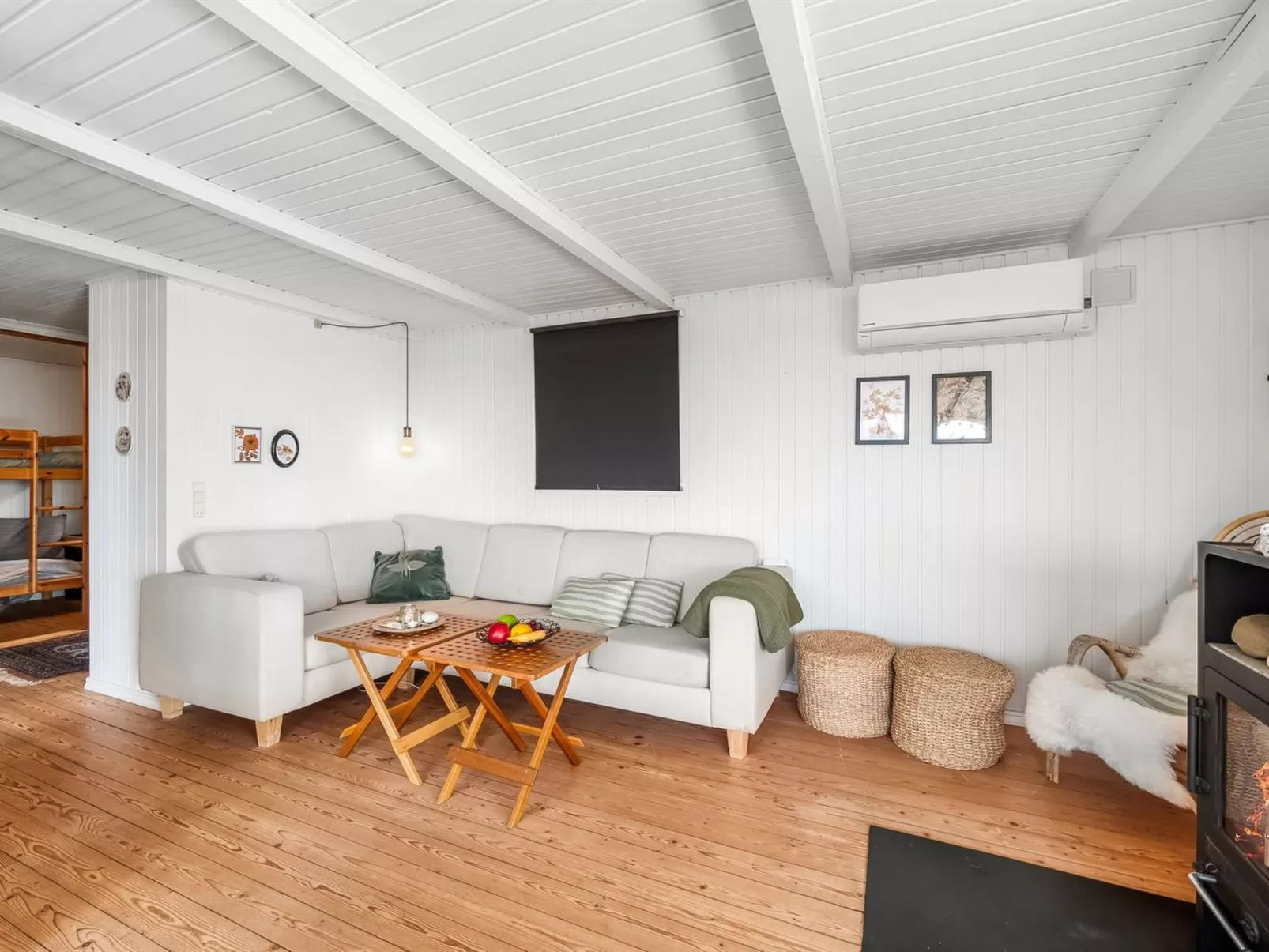 "Heera" - 100m to the fjord-Dedans