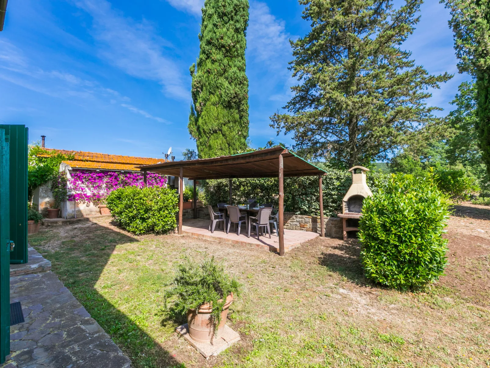 Campo Fiorito-Outside