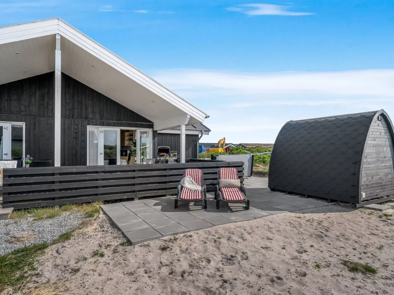 "Sibyll" -  from the sea-Drinnen