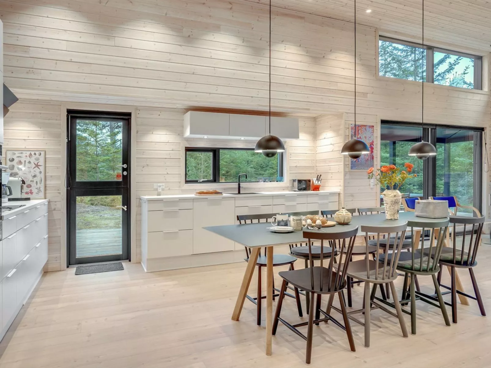 "Gunnor" - 1.3km from the sea-Inside