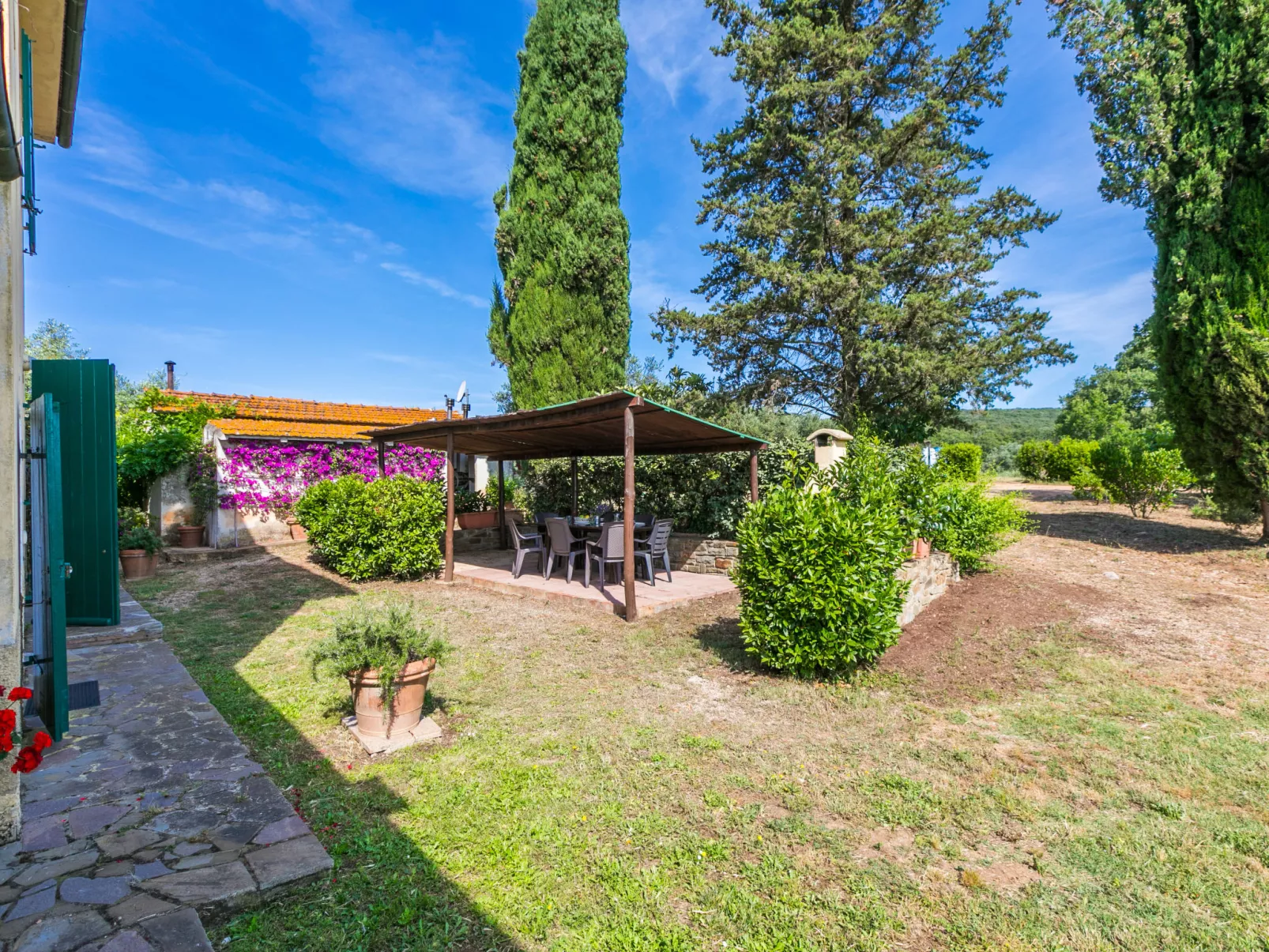 Campo Fiorito-Outside