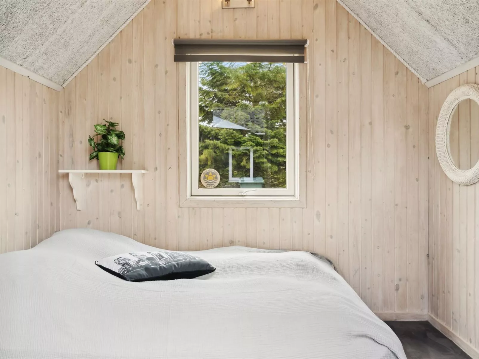 "Hallveig" - 1.1km from the sea-Drinnen