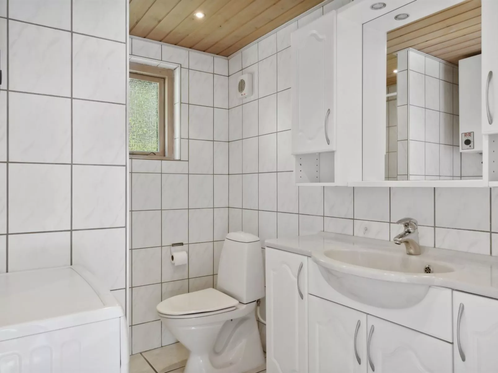 "Nila" - 750m from the sea-Inside