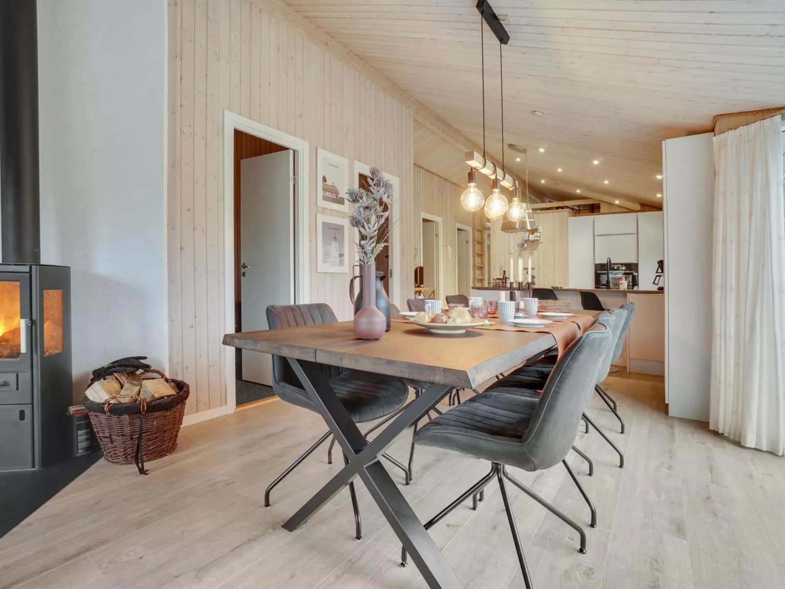 "Sighbiorn" - 950m from the sea-Inside