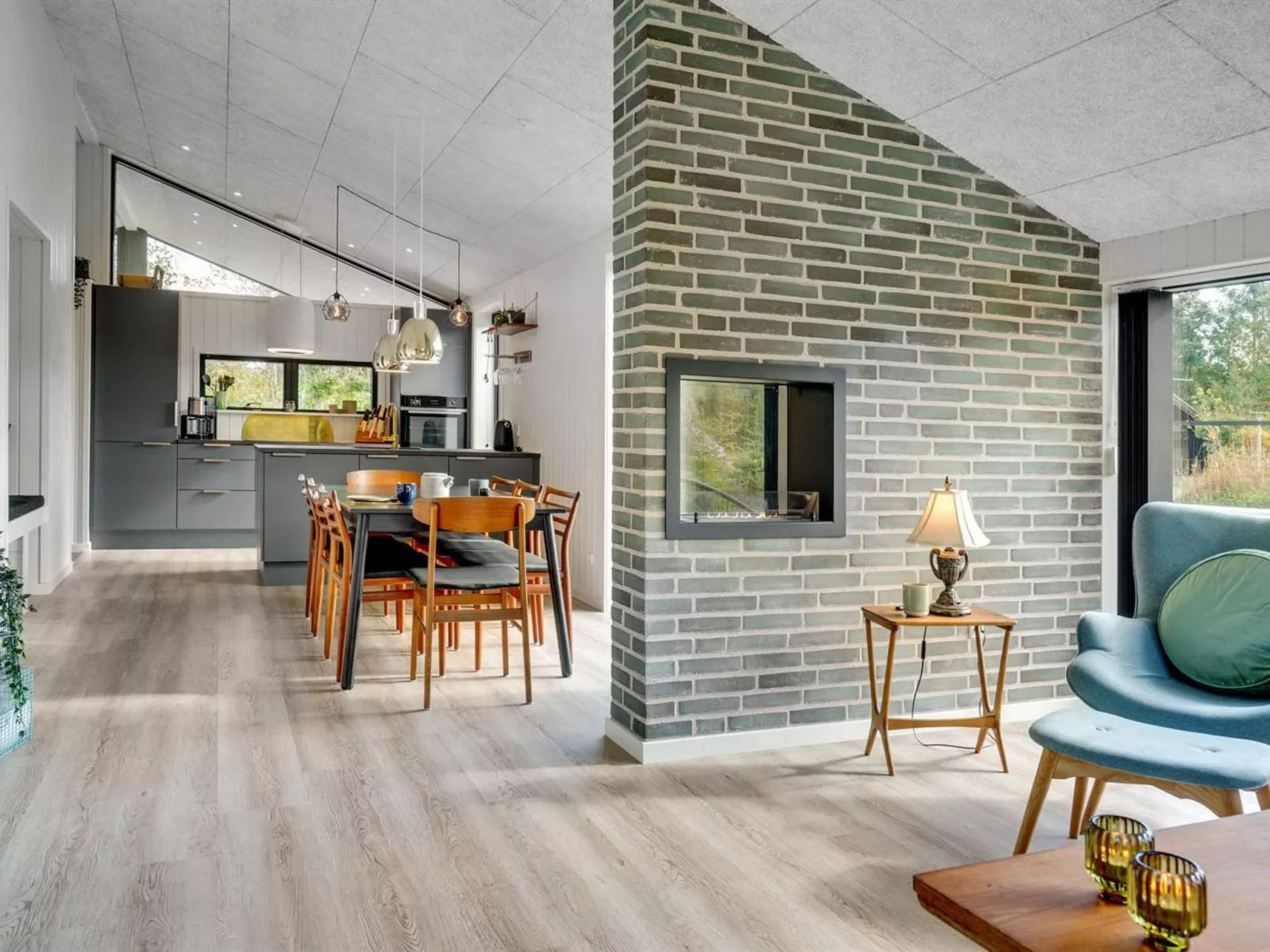 "Sinna" -  from the sea-Drinnen