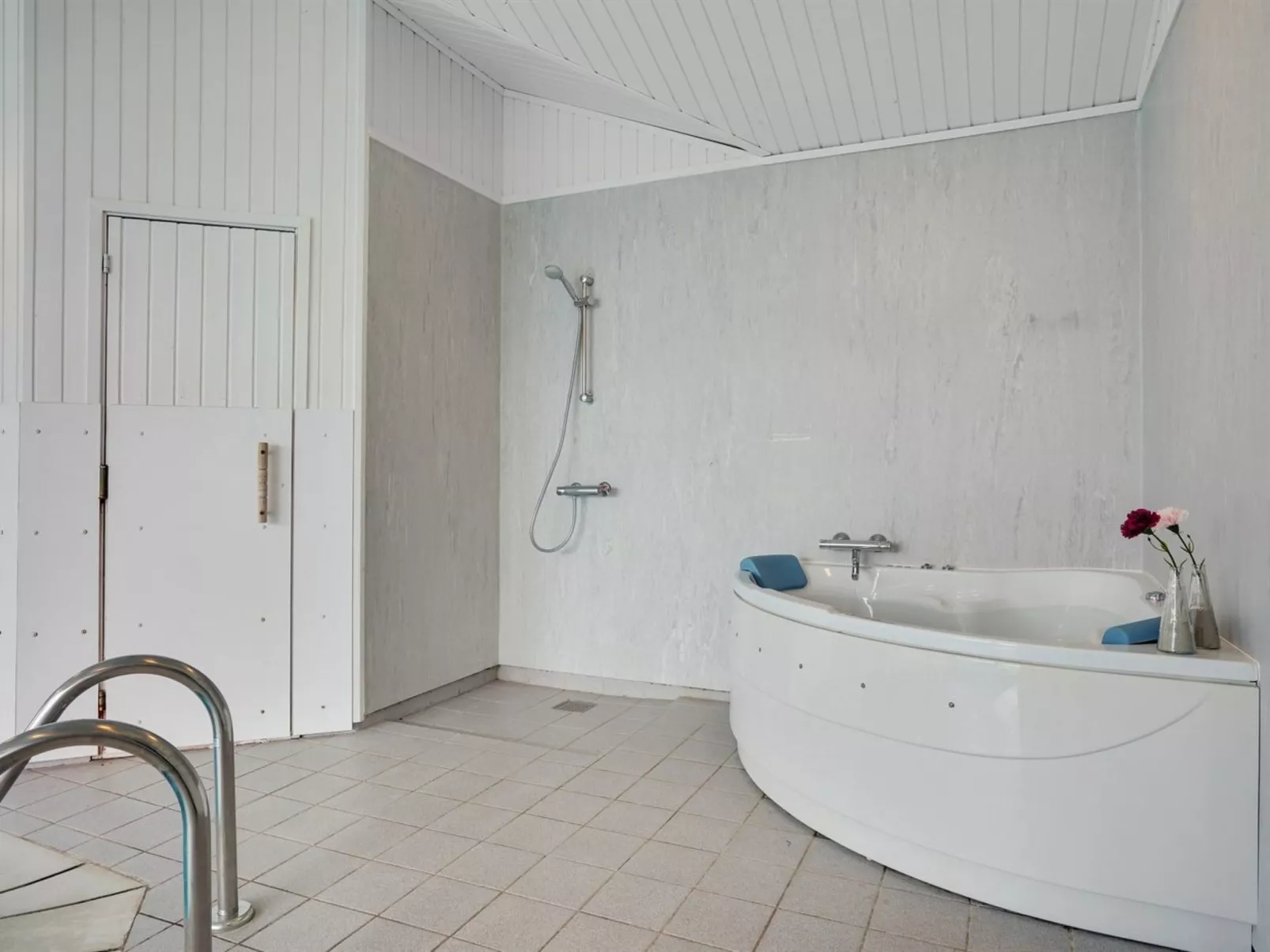 "Bjarki" - 800m from the sea-Inside