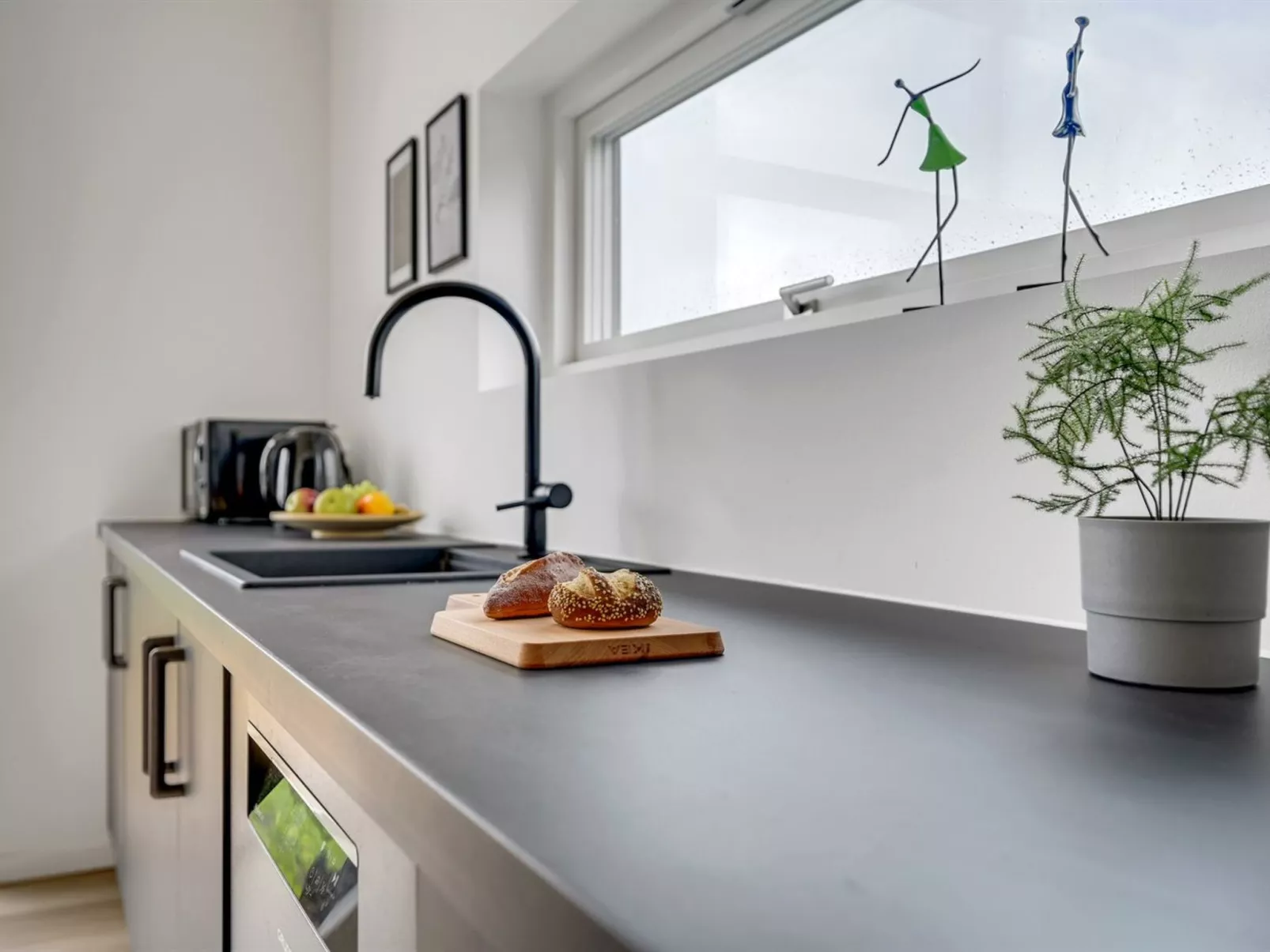 "Aatami" - 500m from the sea-Dedans