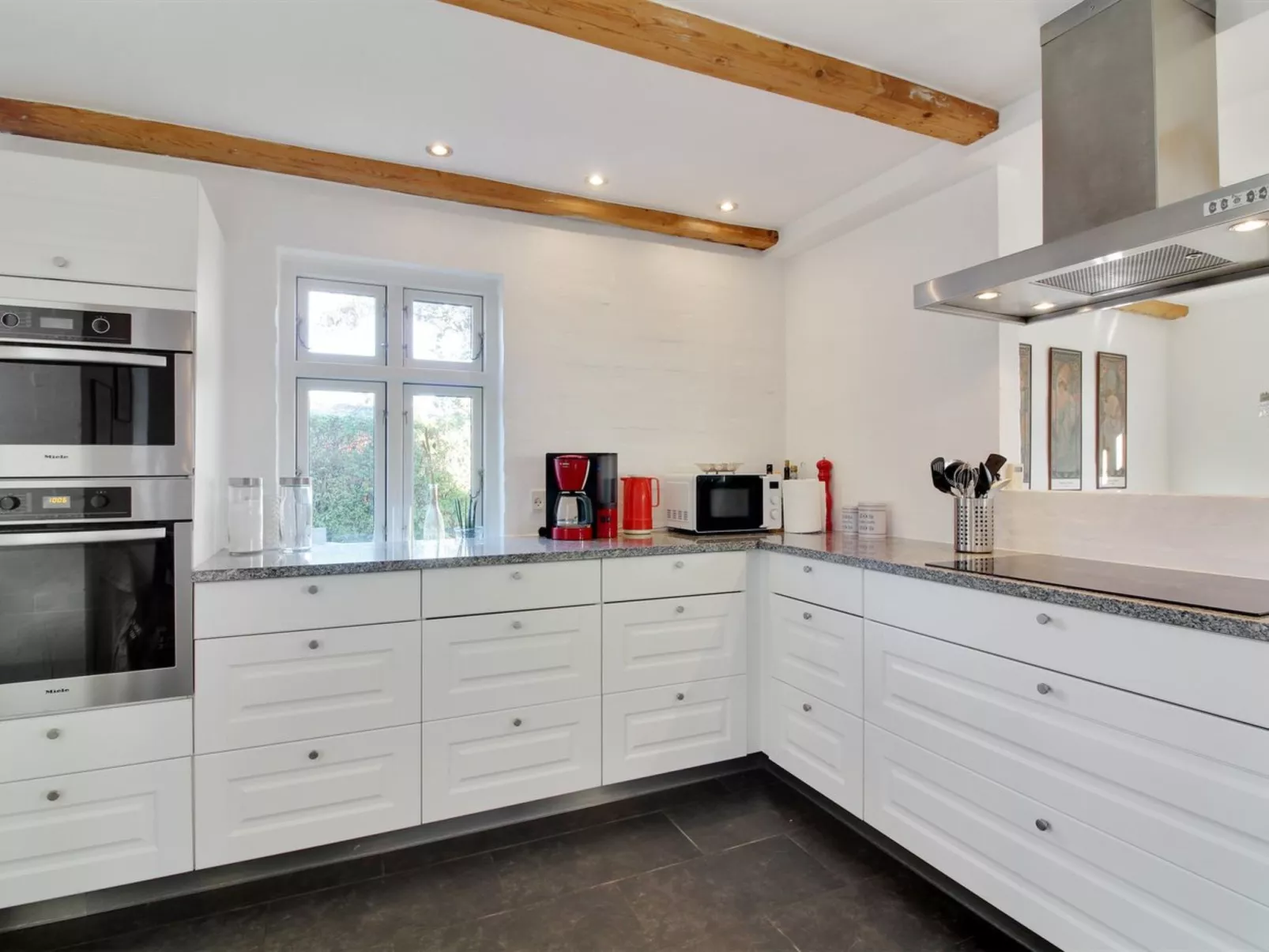 "Iara" - 6km from the sea-Inside