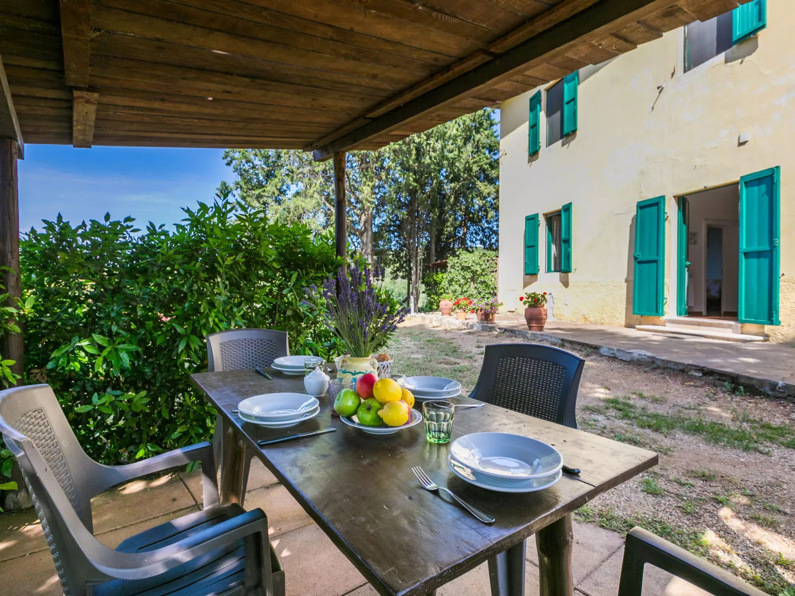Campo Fiorito-Outside