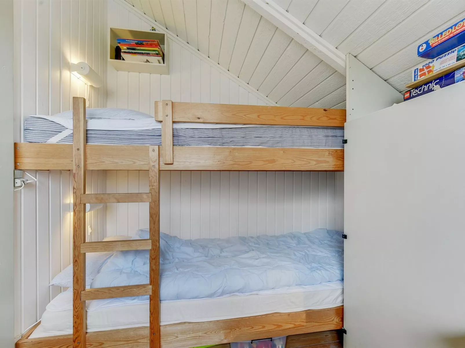 "Hjalmine" - 250m from the sea-Inside