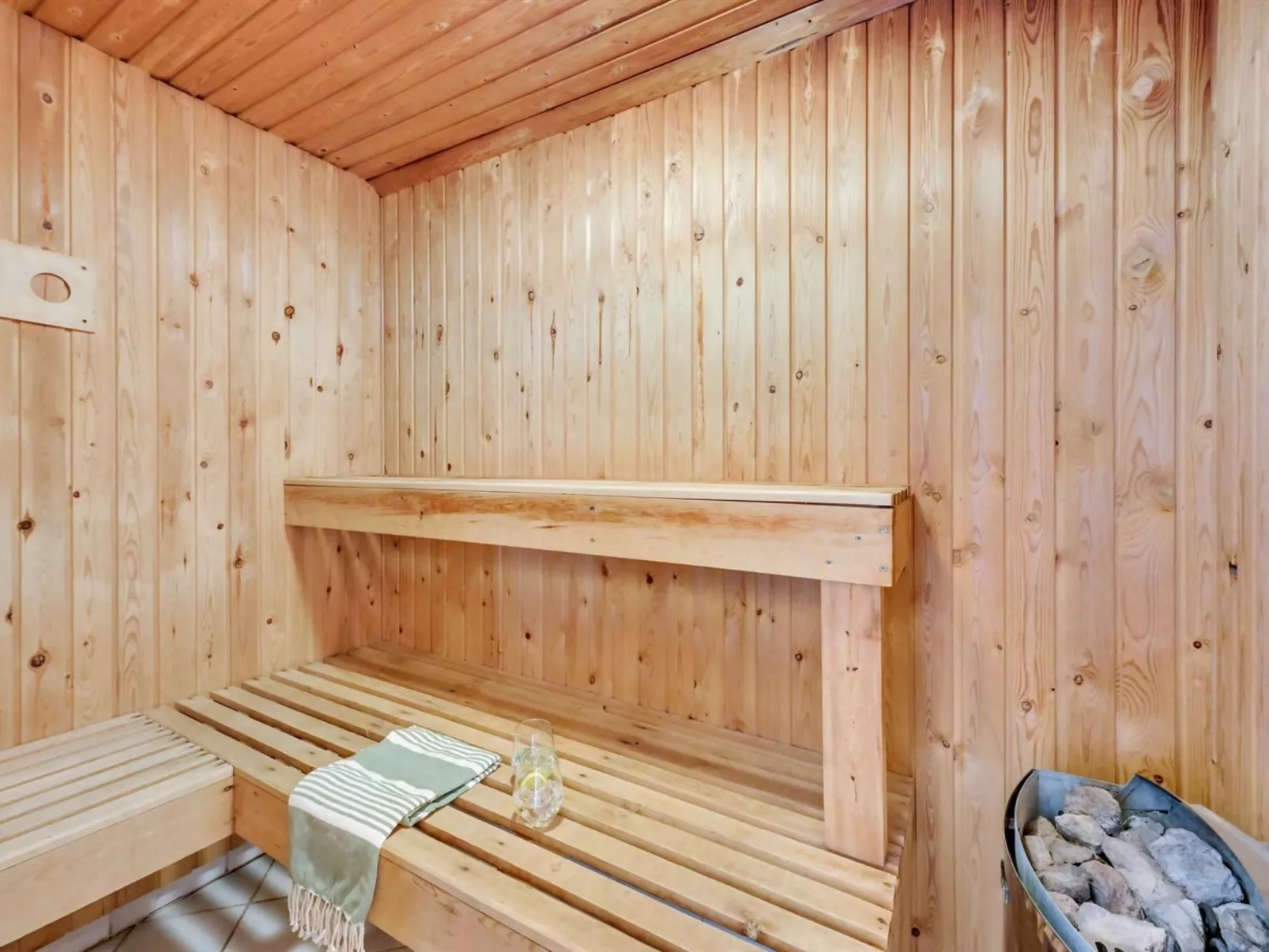 "Hinrich" - 300m from the sea-Drinnen