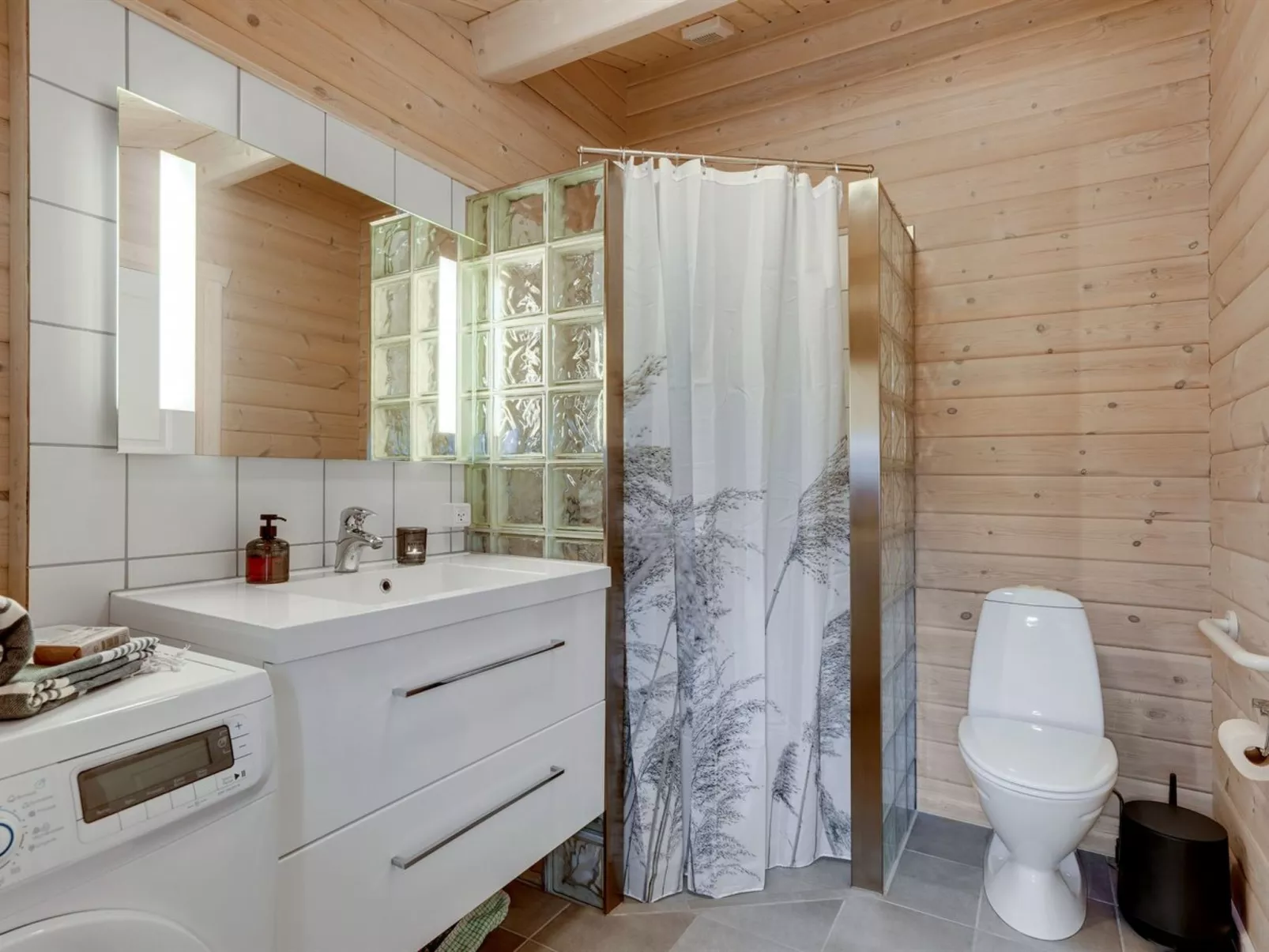 "Herfrid" - 600m from the sea-Dedans