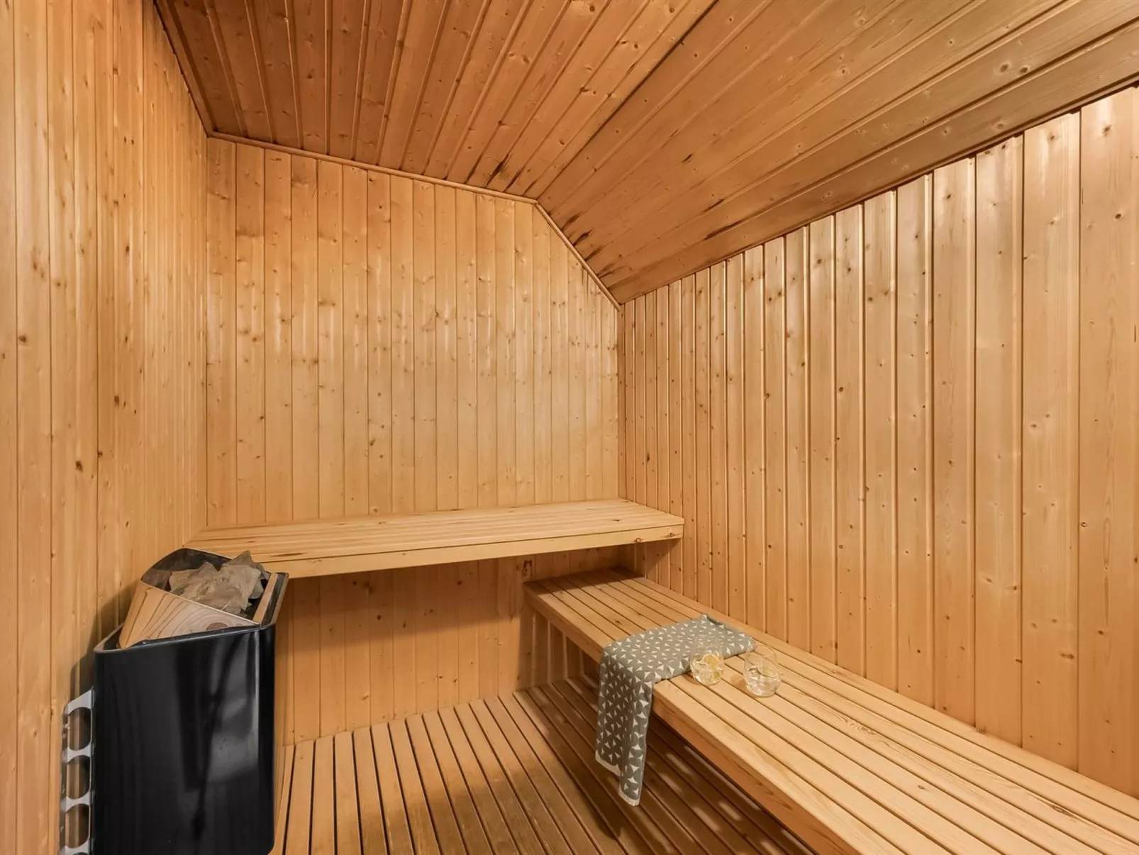 "Grep" - 700m from the sea-Dedans