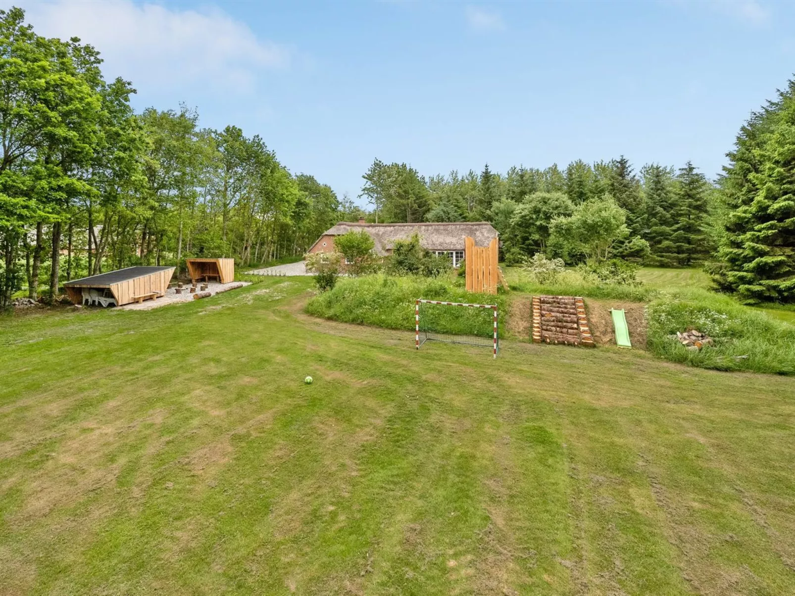 "Erla" - 2.3km from the sea-Outside