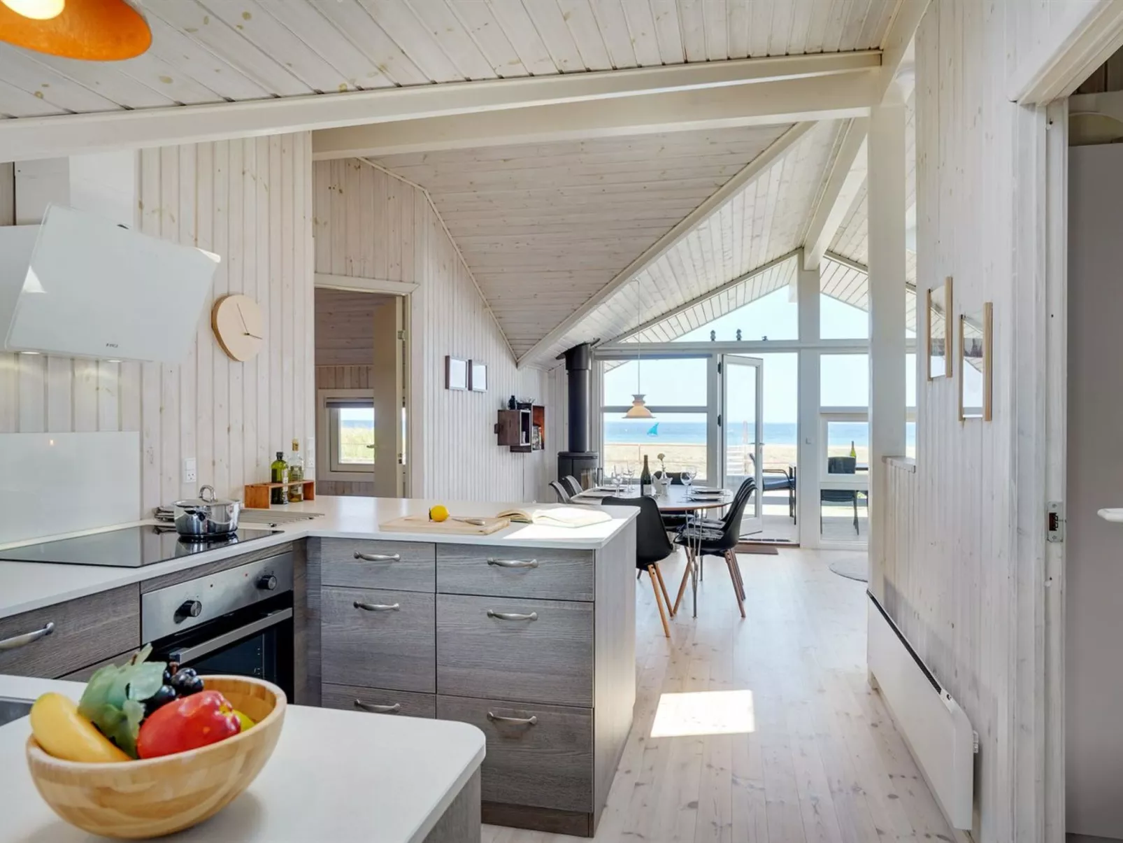 "Diertje" - 10m from the sea-Inside