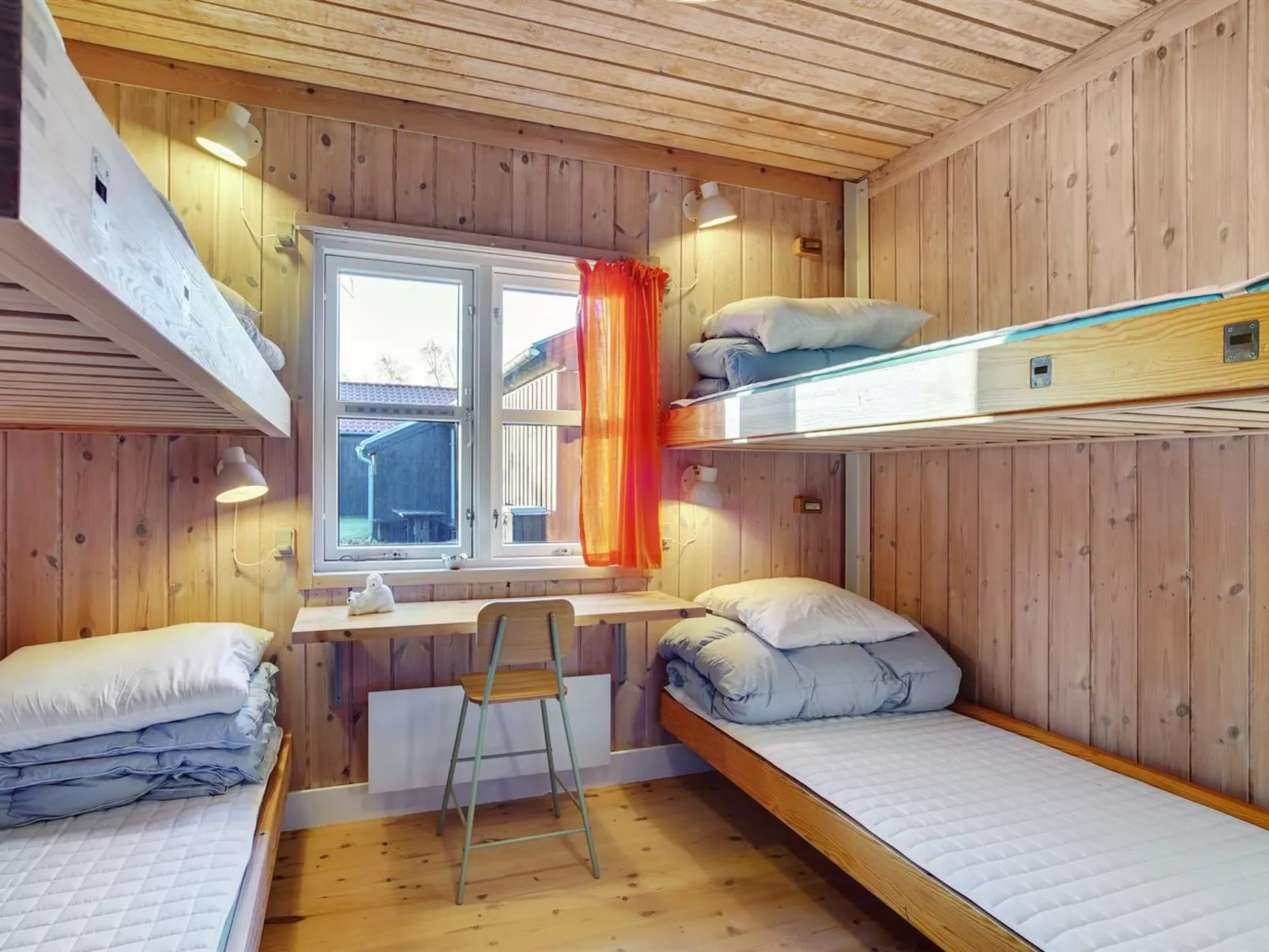 "Robert" - 250m from the sea-Inside