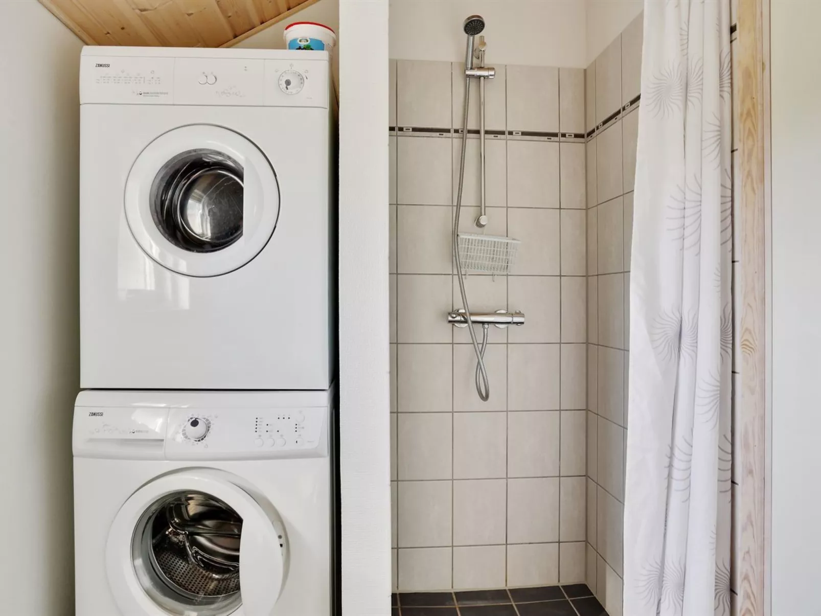 "Bolli" - 1.1km from the sea-Drinnen