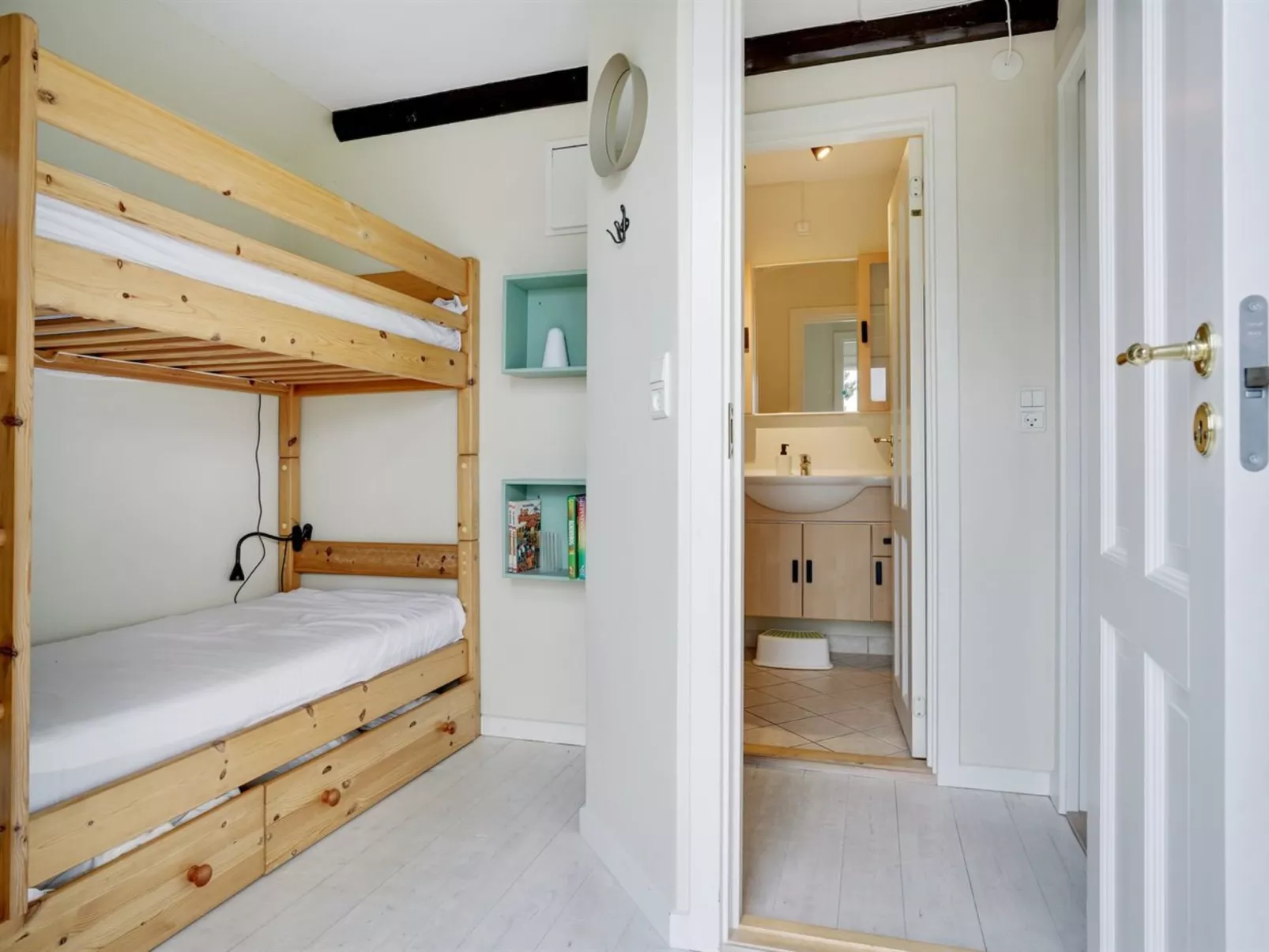 "Chayton" - 450m from the sea-Inside