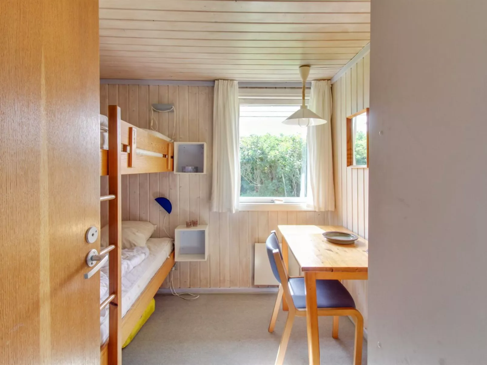 "Holte" - 700m to the fjord-Inside