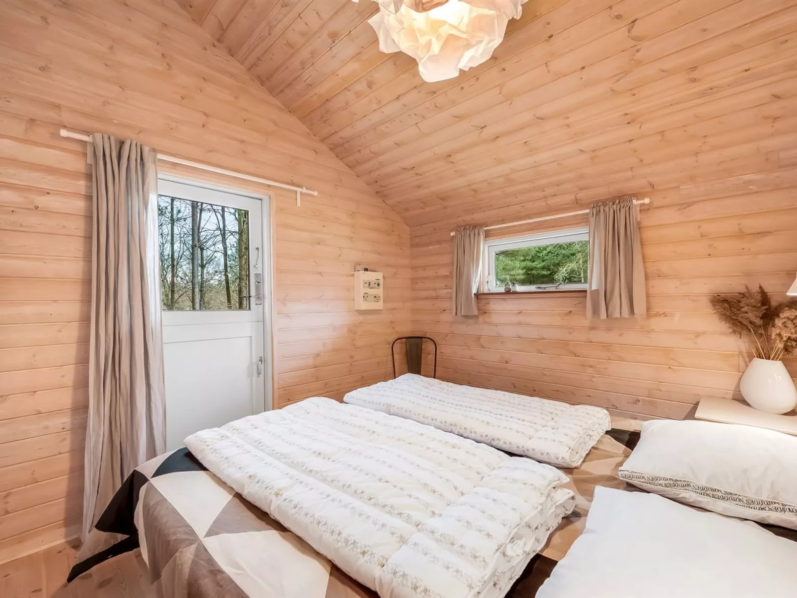 "Aman" - 700m to the fjord-Inside