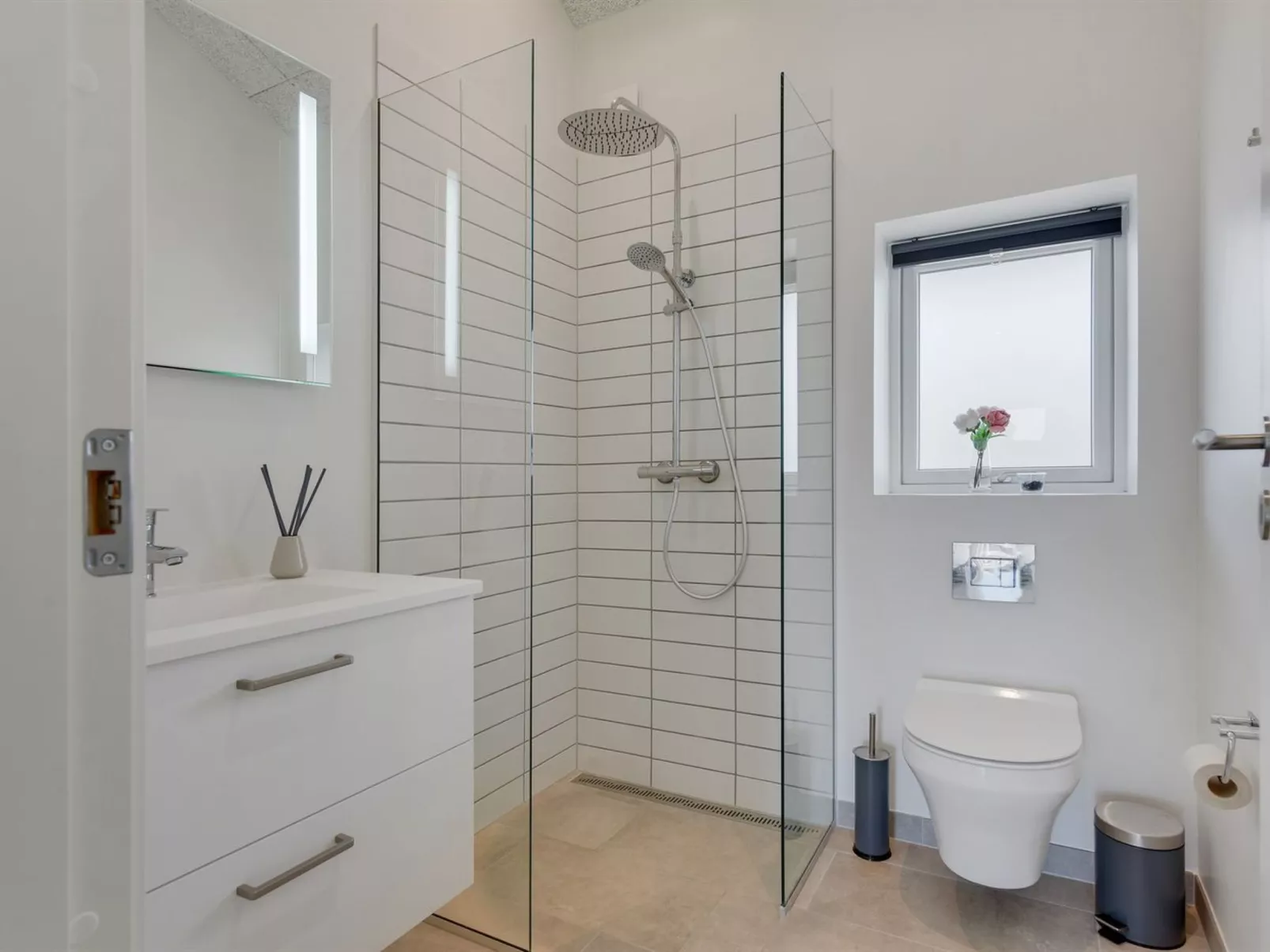 "Karen" - 900m from the sea-Drinnen