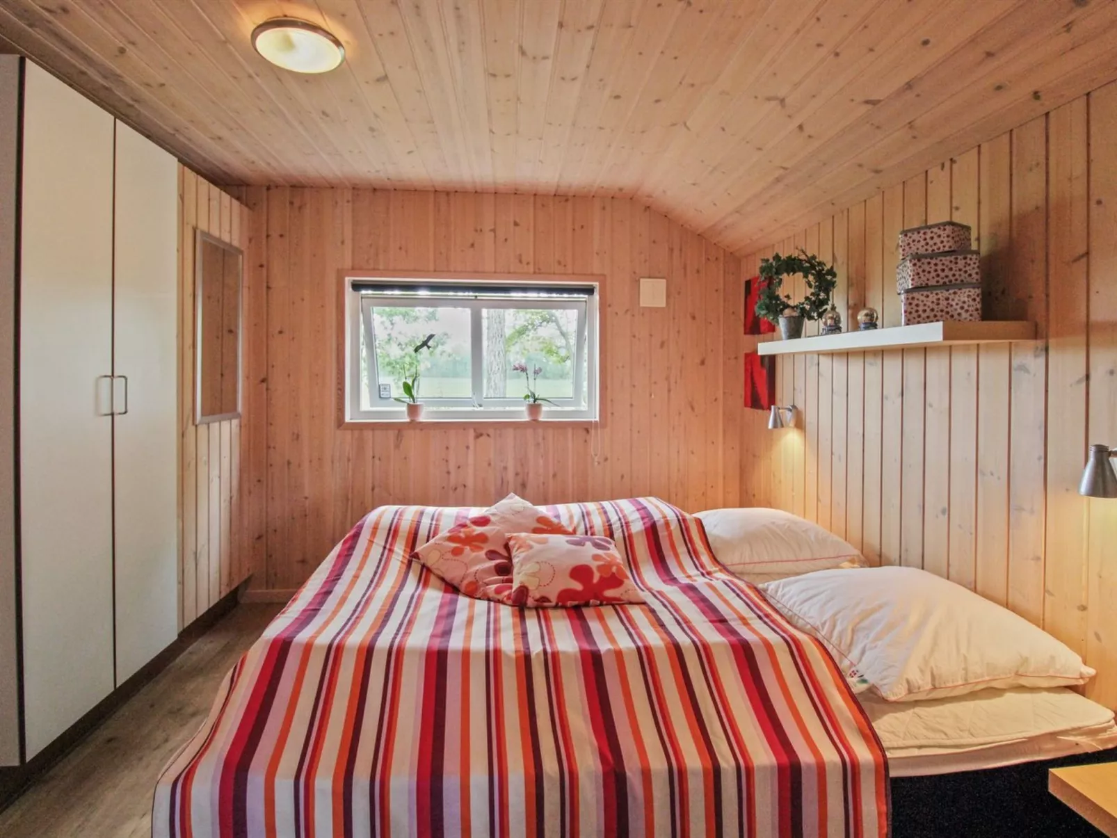 "Ulrikke" - 12km from the sea-Inside