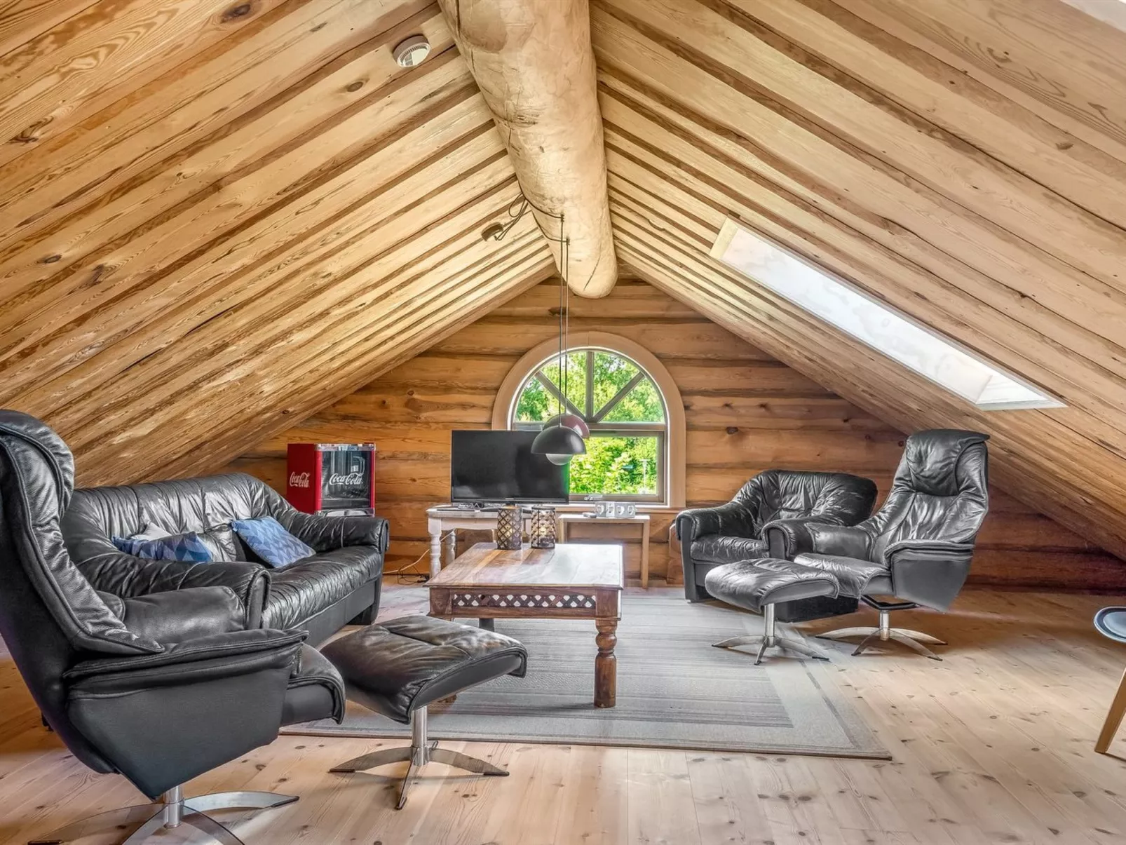 "Stamen" - 200m from the sea-Inside