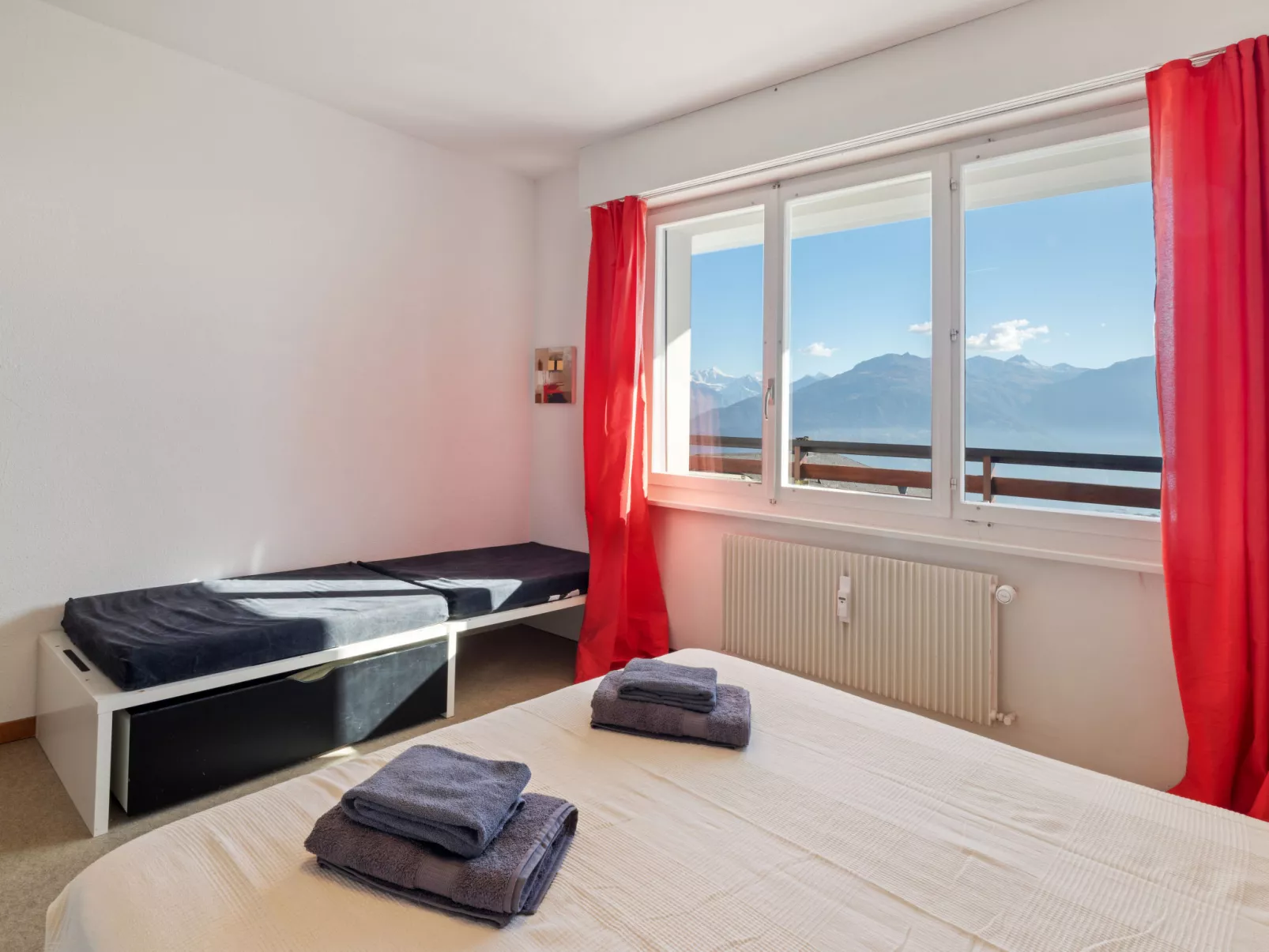 Armorial Est 72-Inside