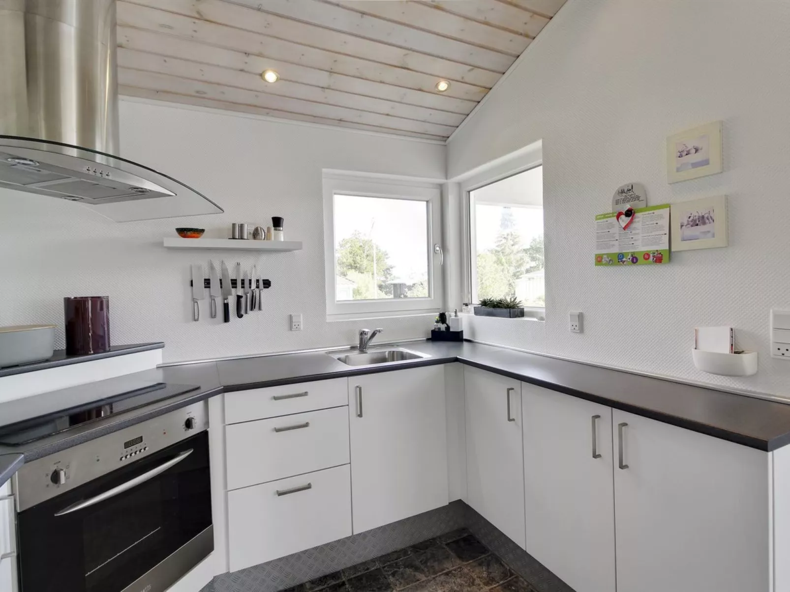 "Emmik" - 150m from the sea-Inside