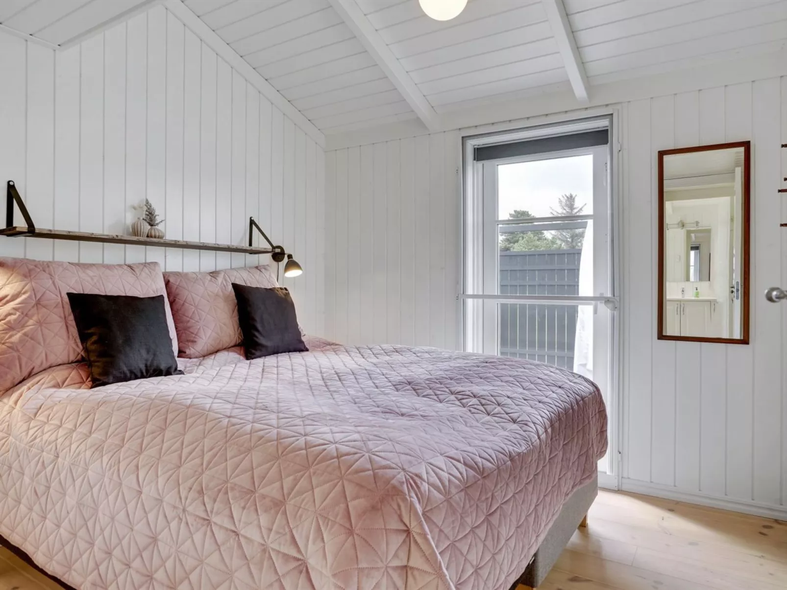 "Antti" - 350m from the sea-Inside