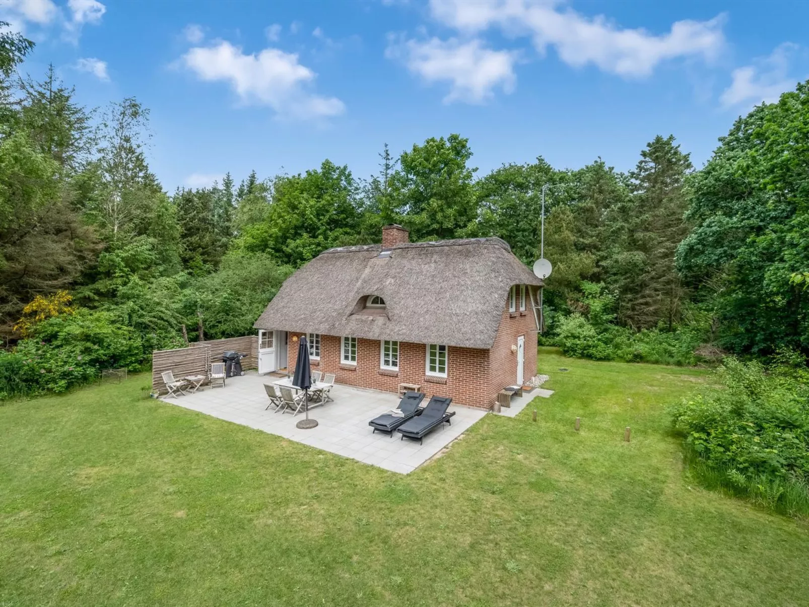 "Alkil" - 1.7km from the sea-Outside