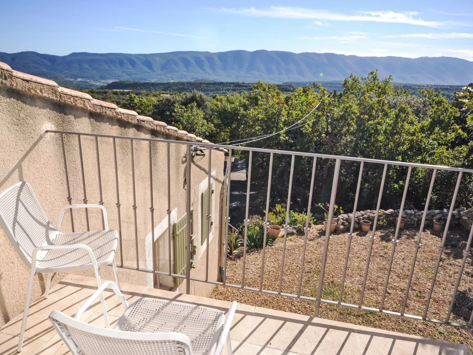 Les Cairnes-Draußen