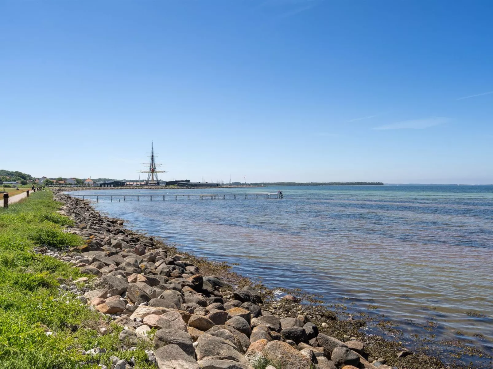 "Elvin" - 20m from the sea-Outside