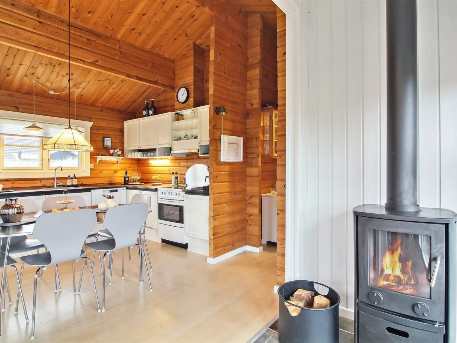 "Awarth" - 500m from the sea-Inside