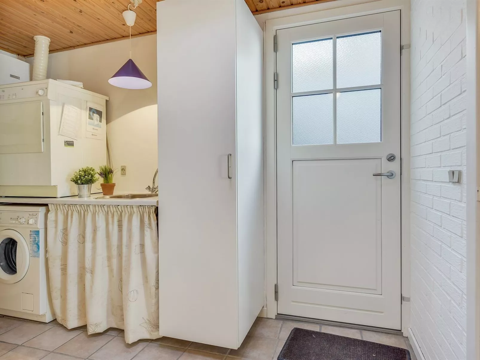 "Palnir" -  from the sea-Drinnen