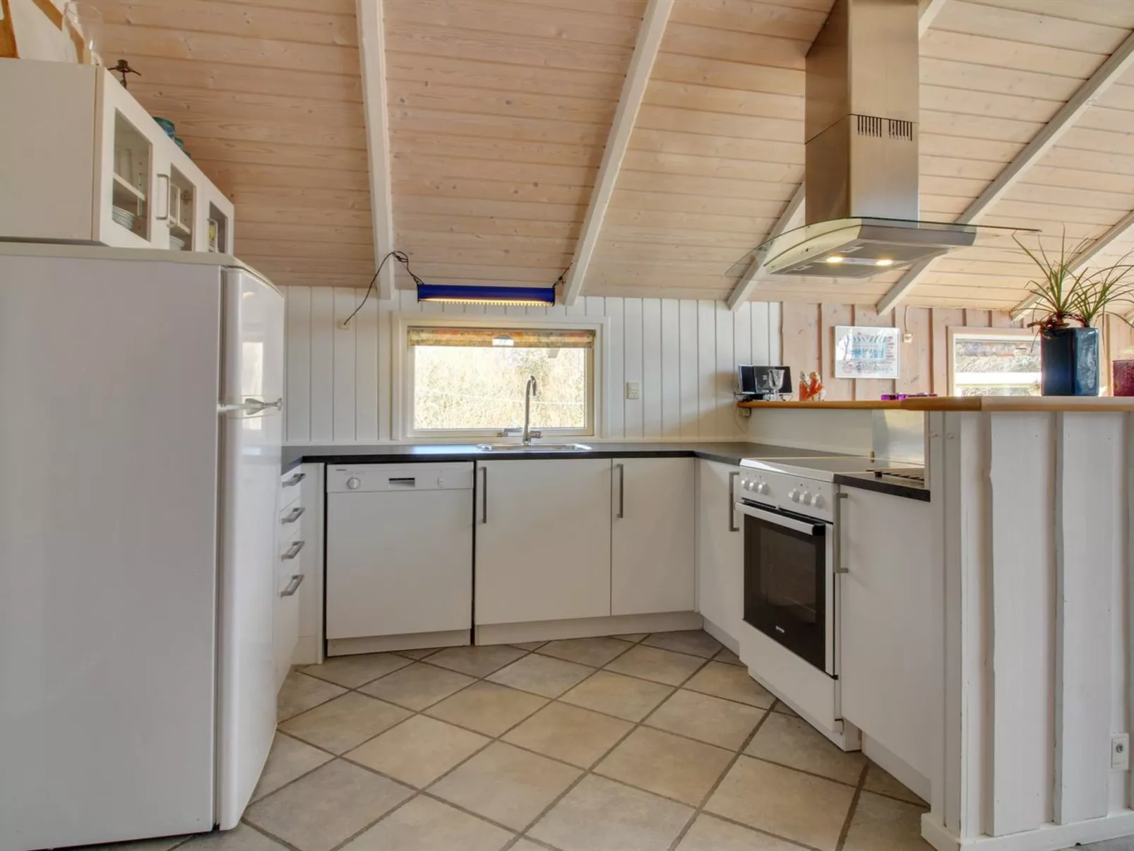 "Uma" - 400m from the sea-Inside