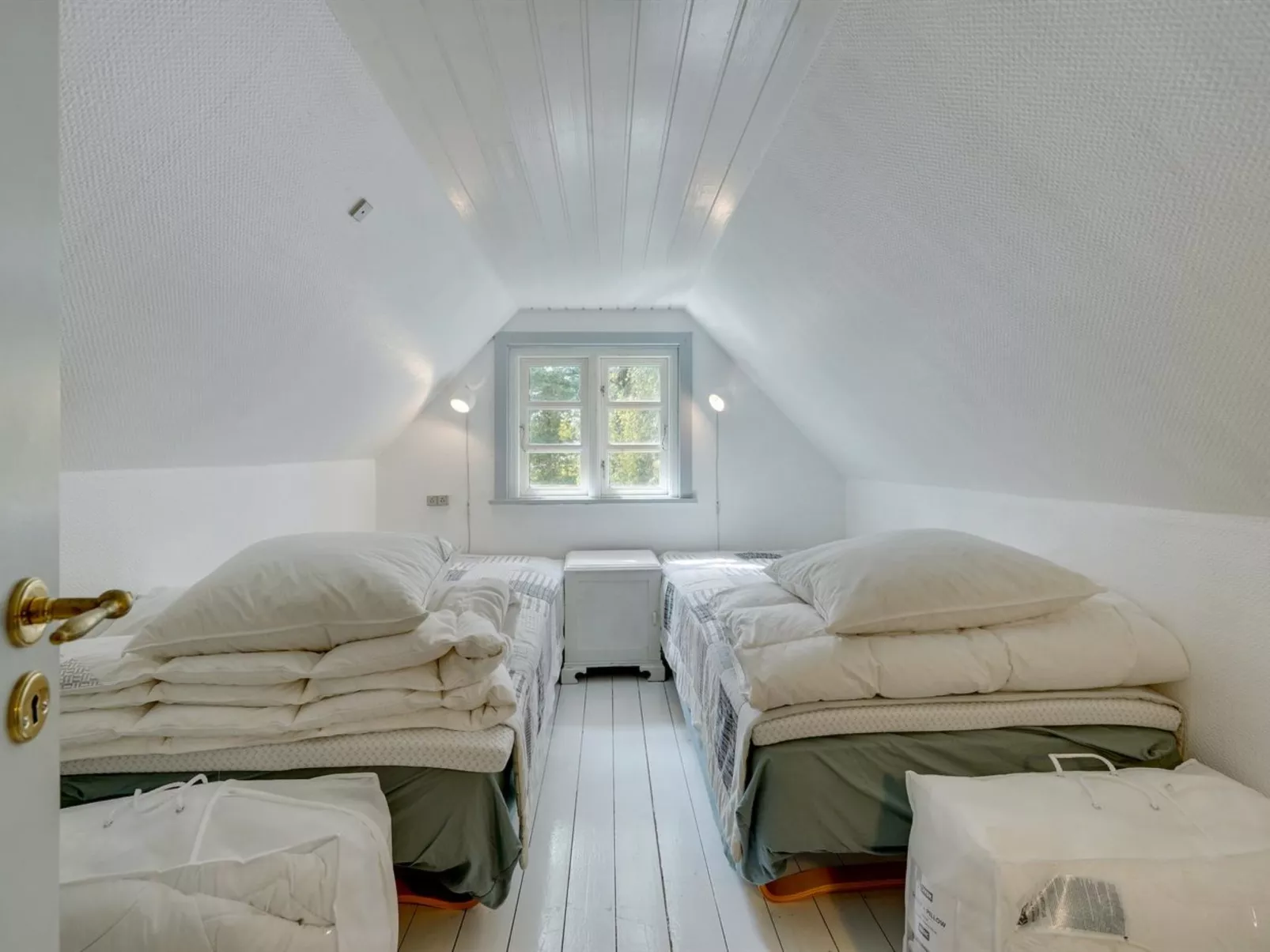 "Vemund" - 750m from the sea-Drinnen