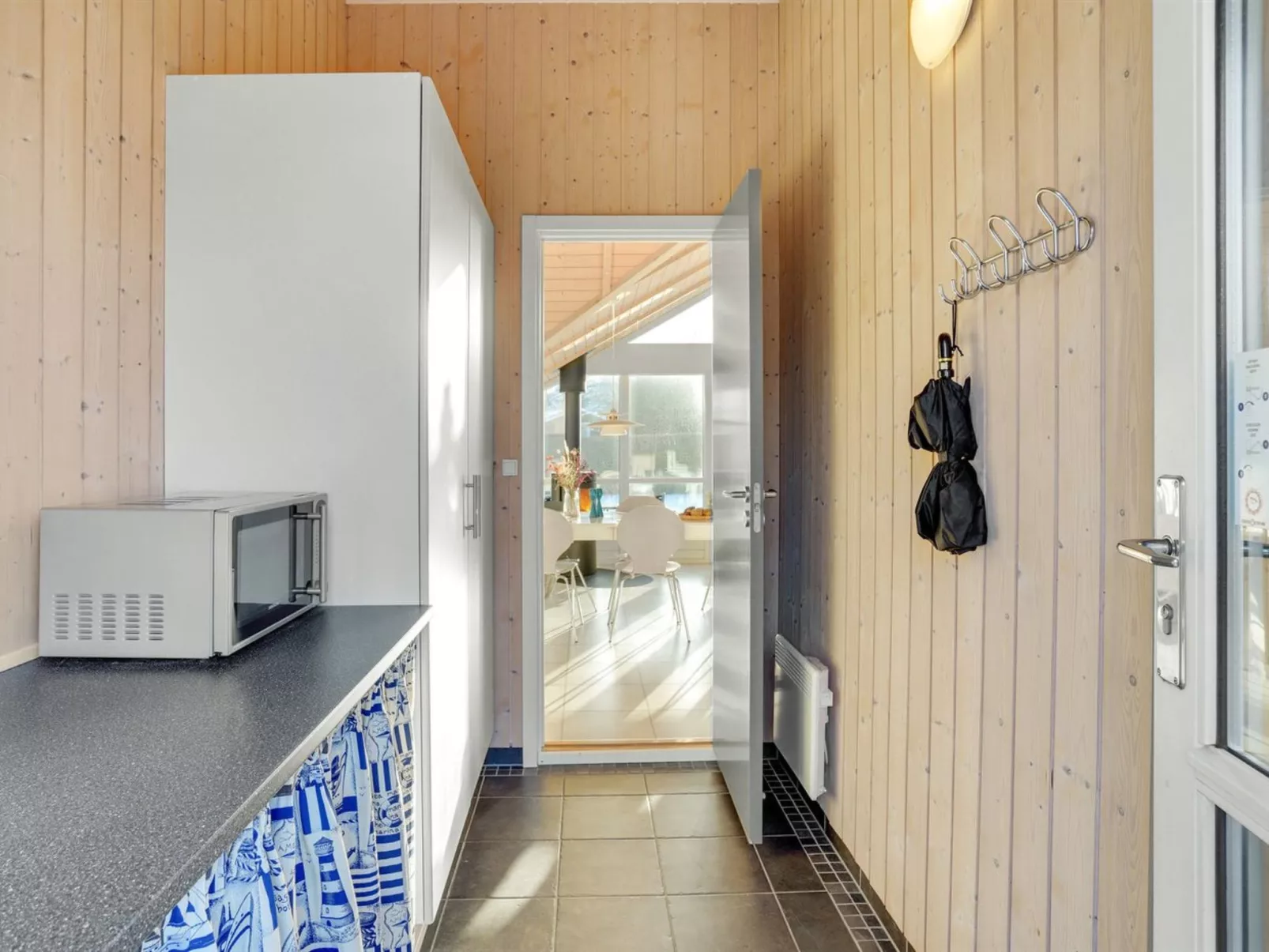 "Gertrud" -  from the sea-Drinnen