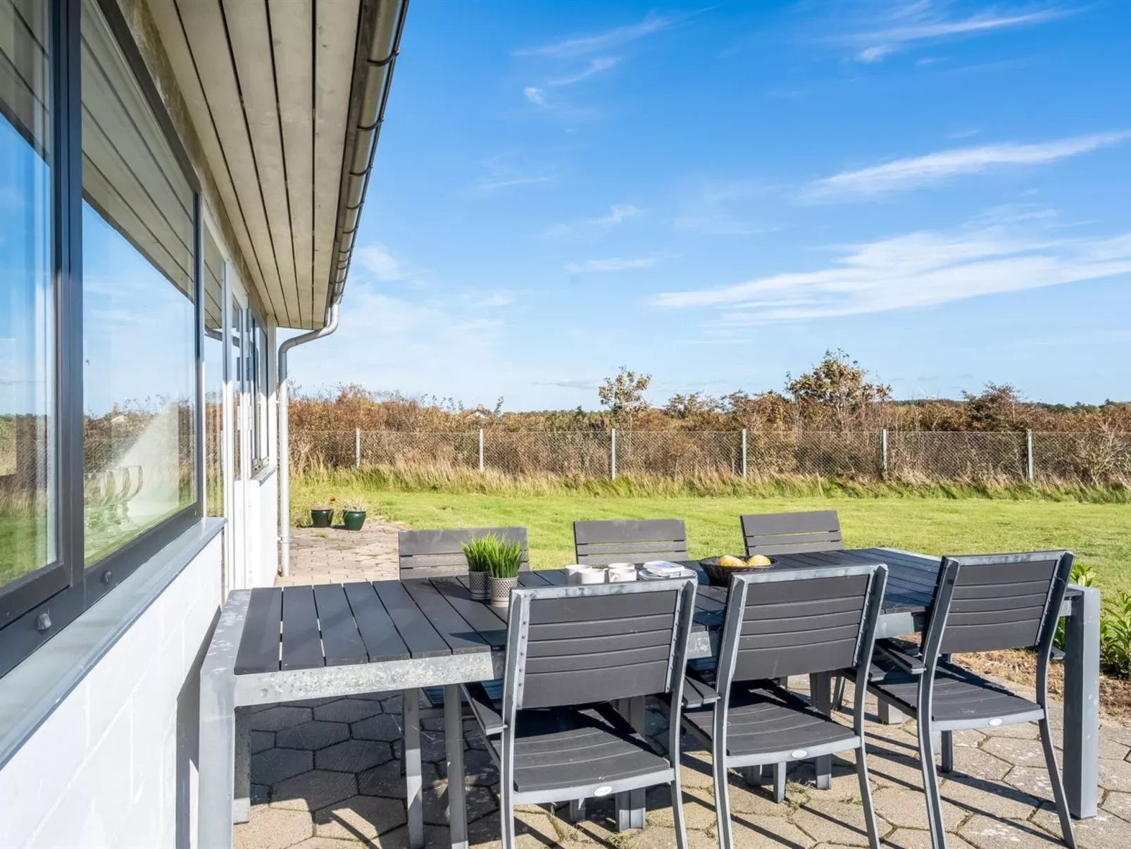 "Dunja" - 200m to the fjord-Draußen