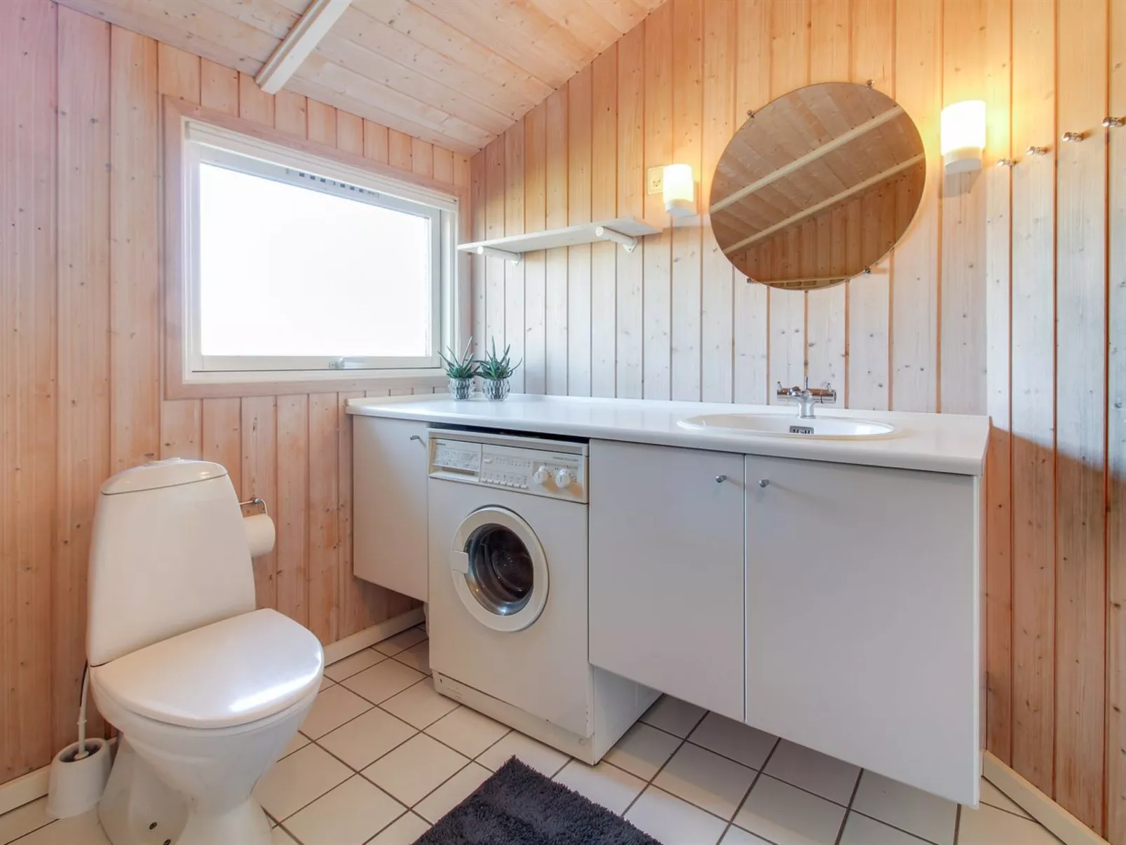 "Abiorn" - 2.5km from the sea-Inside