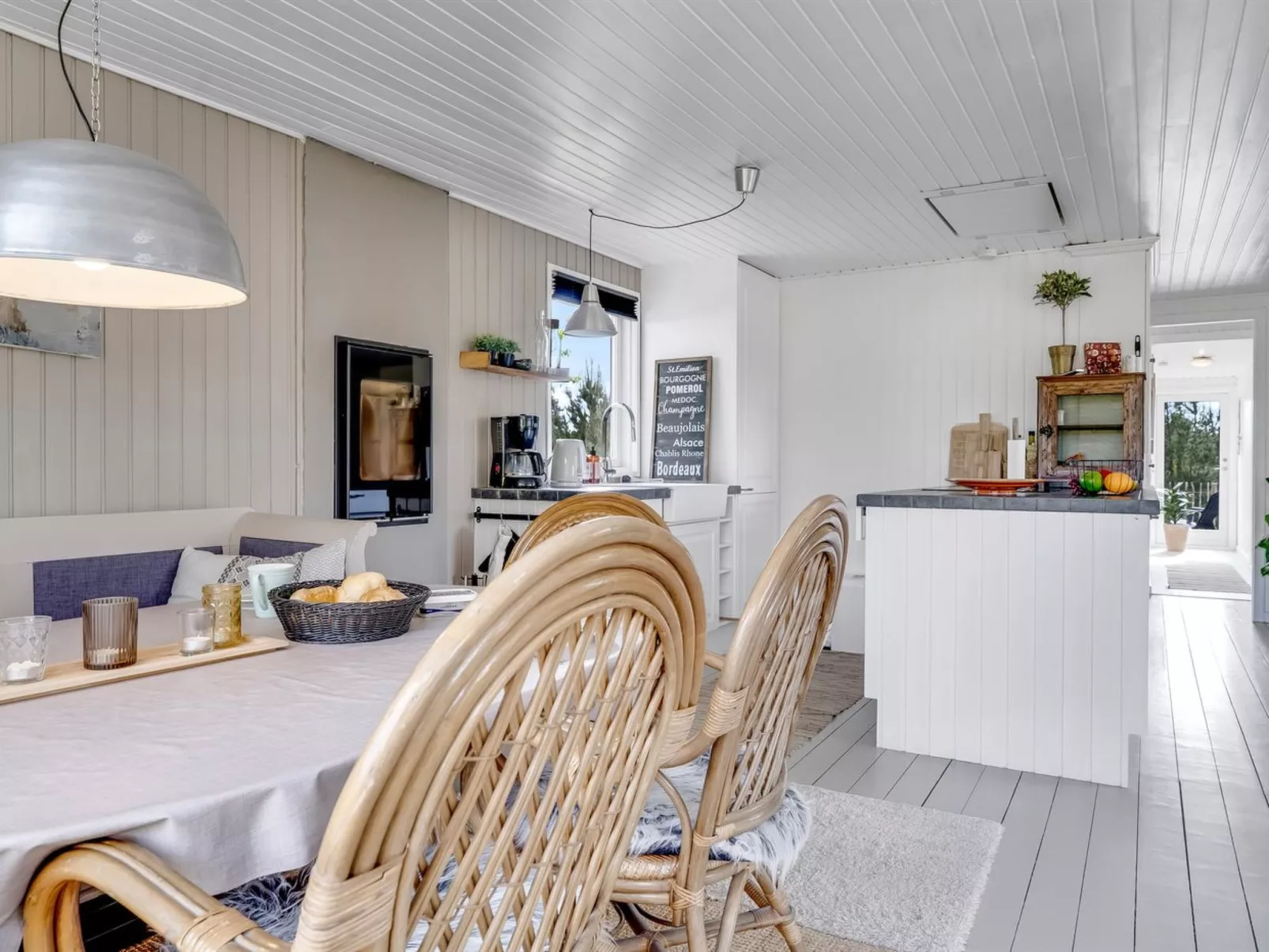 "Noralee" - 3.5km from the sea-Inside