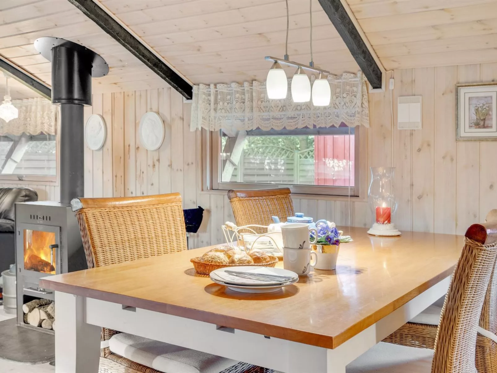 "Feliza" -  from the sea-Drinnen