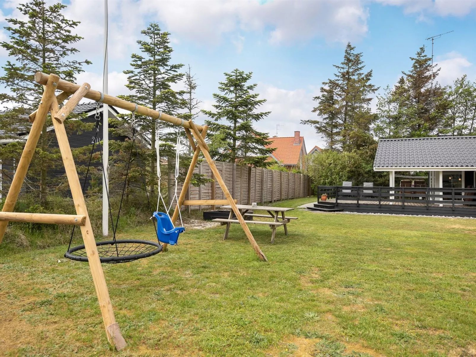 "Hildegarde" - 900m from the sea-Outside