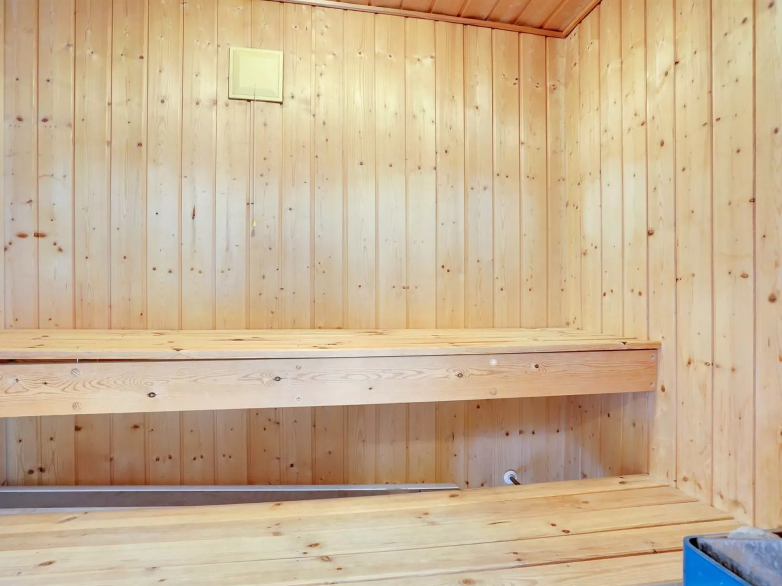 "Fejzo" - 700m to the fjord-Inside