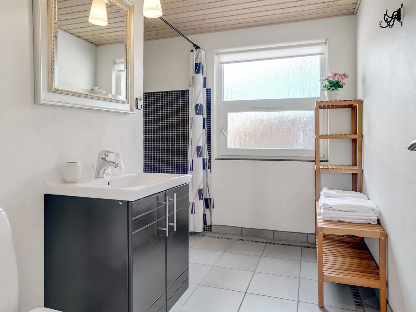 "Swipdagh" - 600m from the sea-Inside